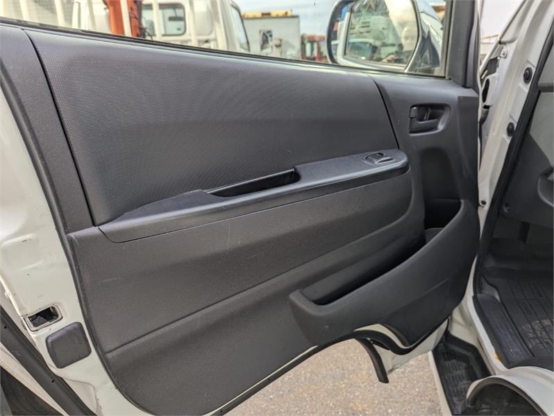 2015 TOYOTA HIACE TRH226 AUTOMATIC VAN