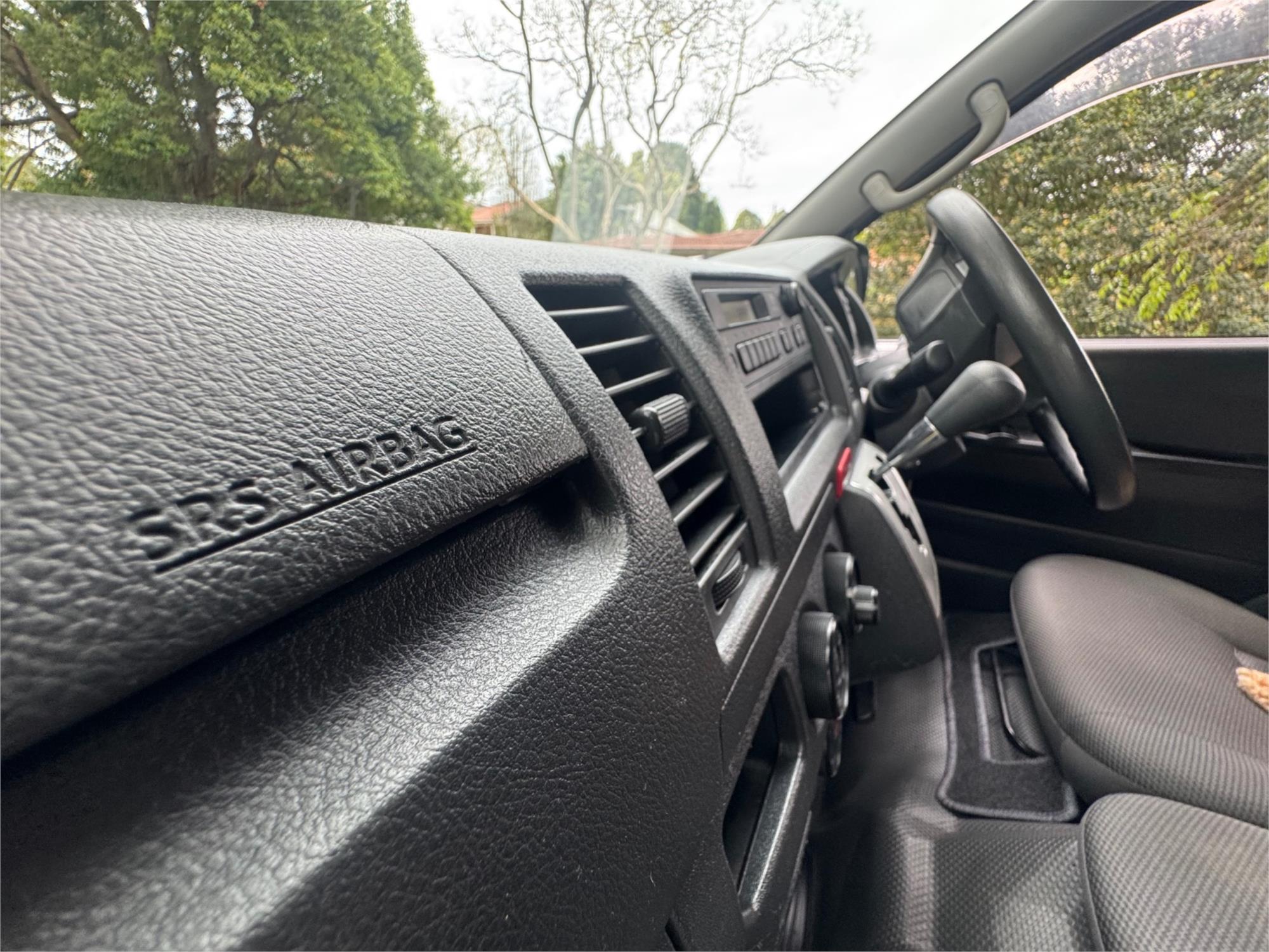 2018 TOYOTA HIACE GDH206 6 SP AUTOMATIC VAN