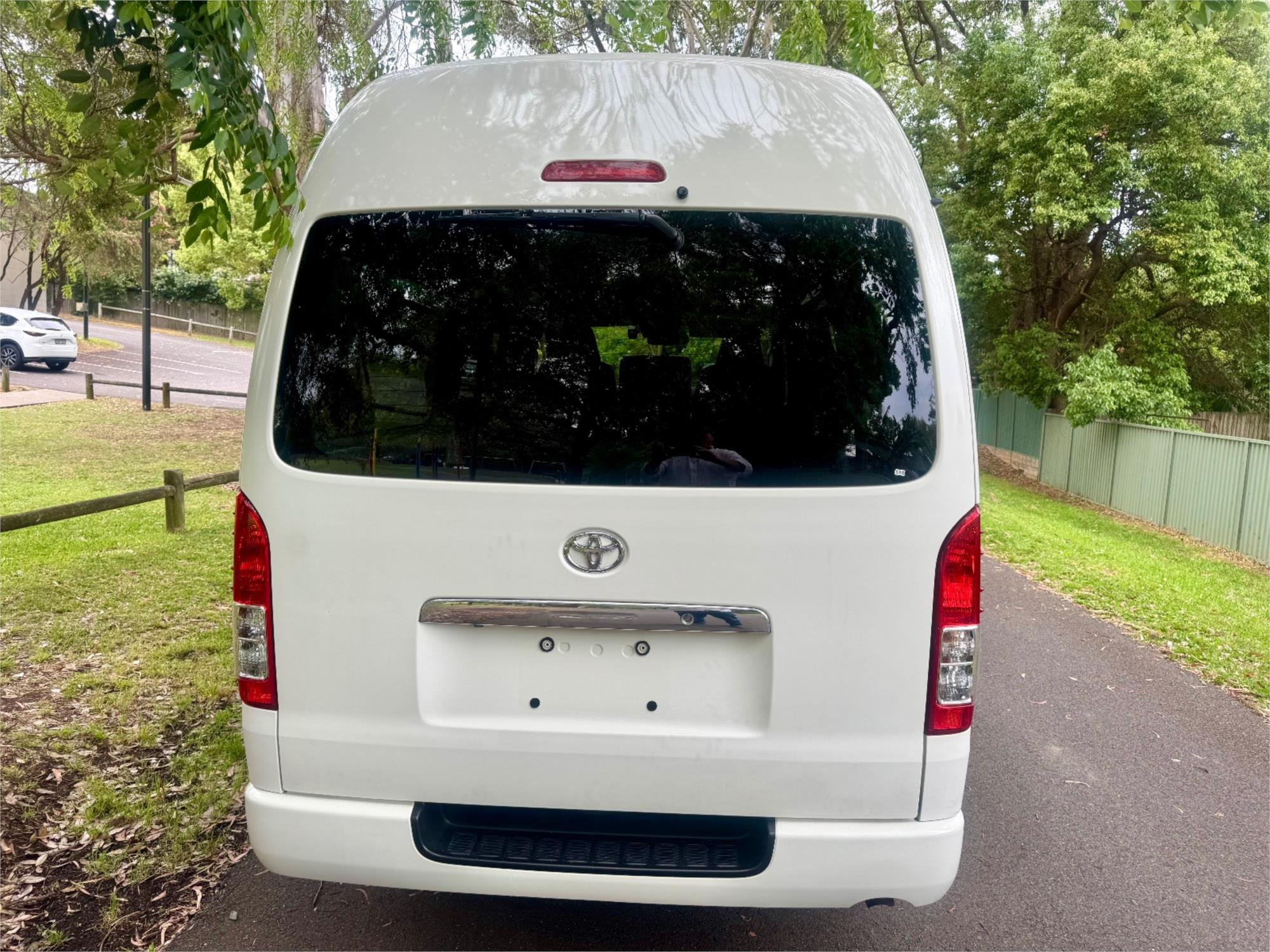 2018 TOYOTA HIACE GDH206 6 SP AUTOMATIC VAN