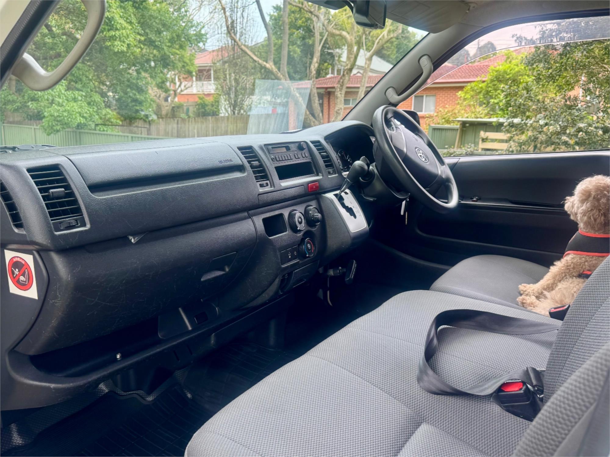 2018 TOYOTA HIACE GDH206 6 SP AUTOMATIC VAN