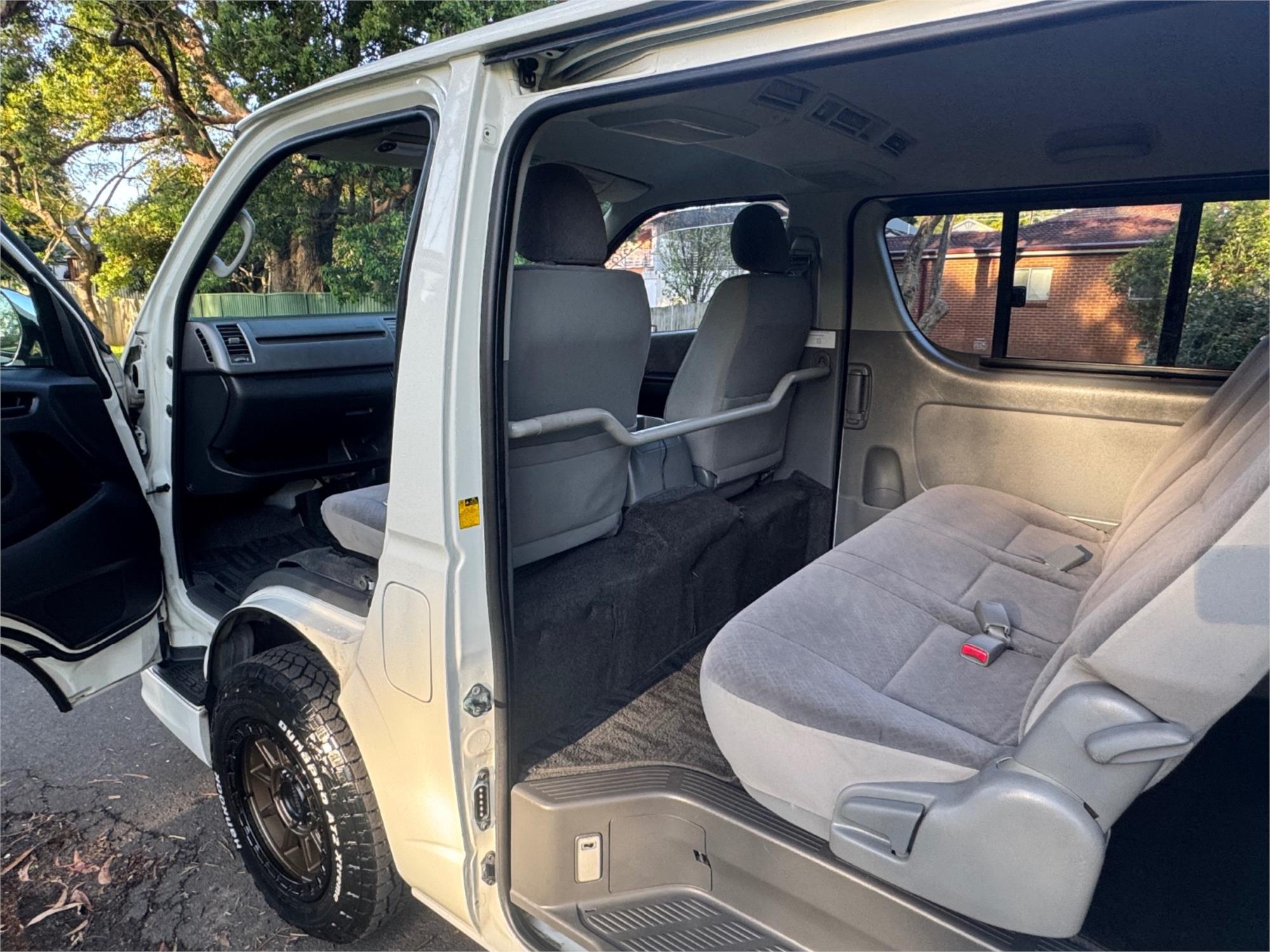 2008 TOYOTA HIACE KDH206 4WD DX VAN