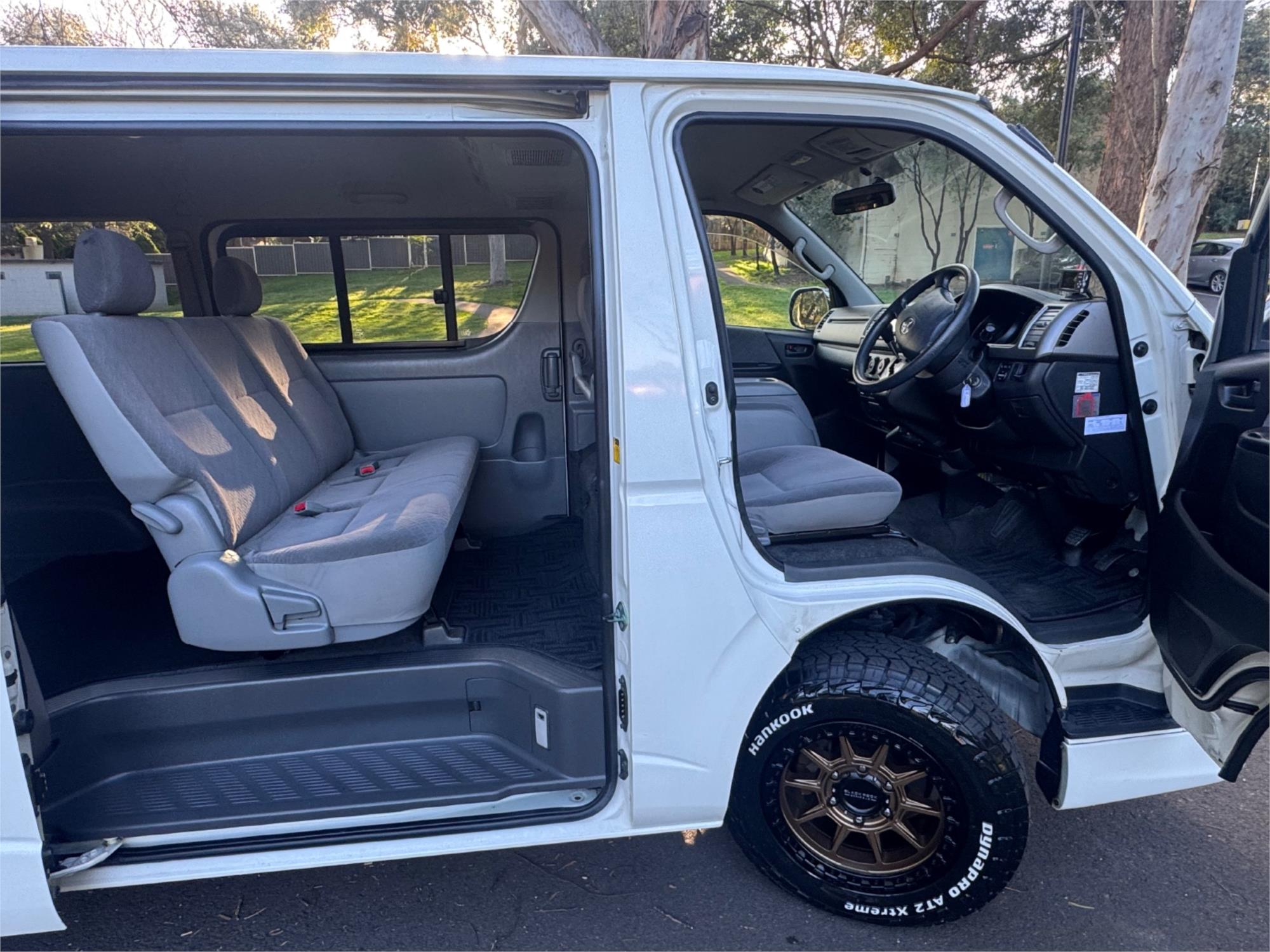 2008 TOYOTA HIACE KDH206 4WD DX VAN