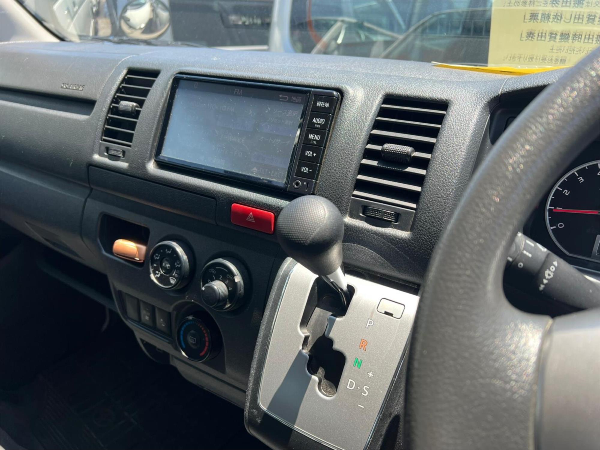 2018 TOYOTA HIACE AUTOMATIC VAN