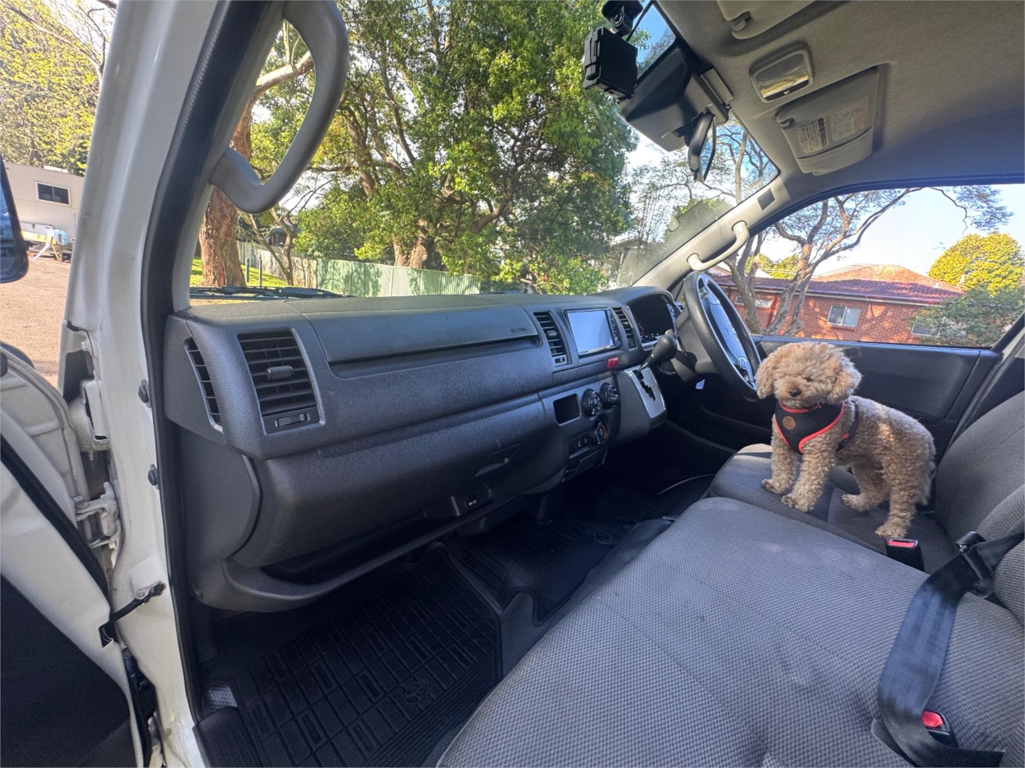2018 TOYOTA HIACE AUTOMATIC VAN