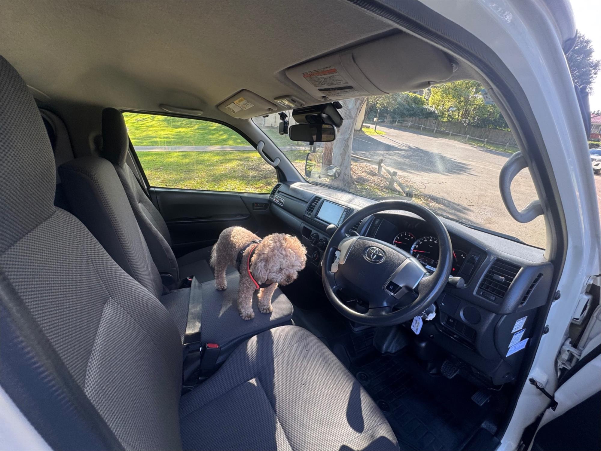 2018 TOYOTA HIACE AUTOMATIC VAN
