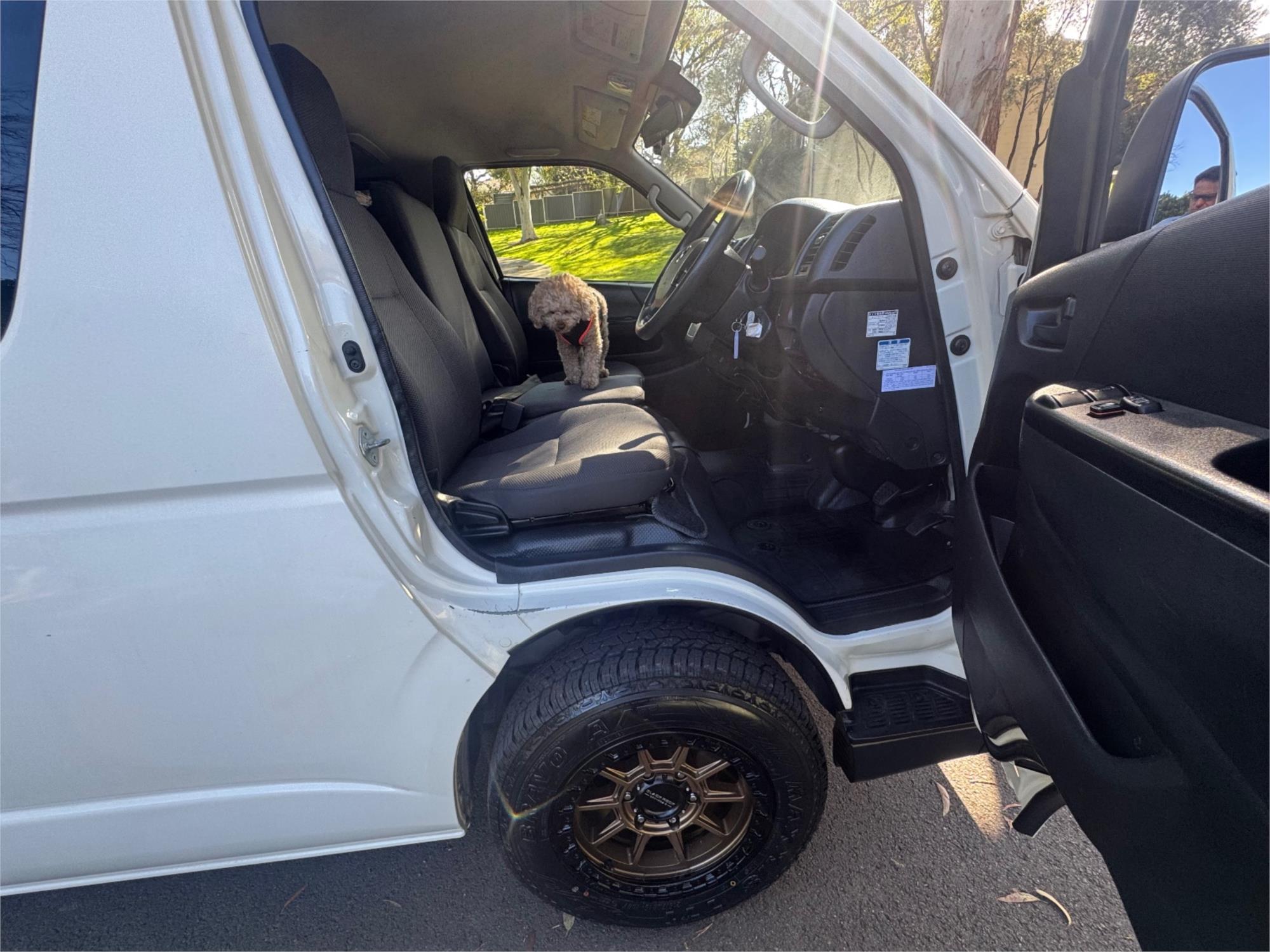 2018 TOYOTA HIACE AUTOMATIC VAN