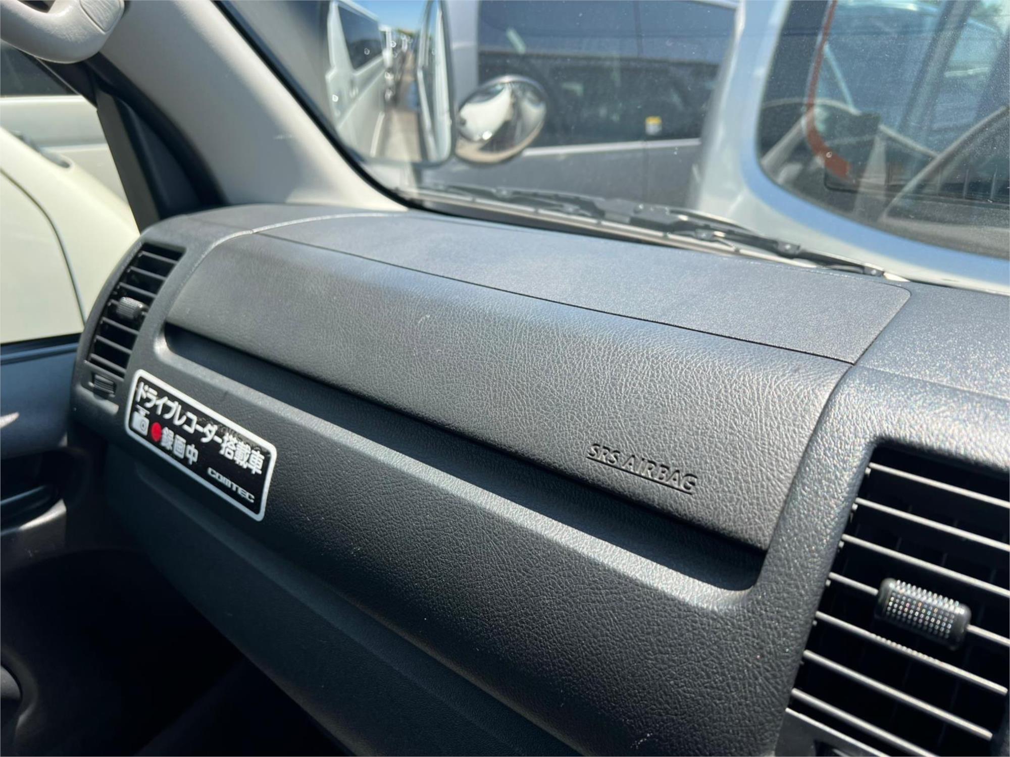 2018 TOYOTA HIACE AUTOMATIC VAN