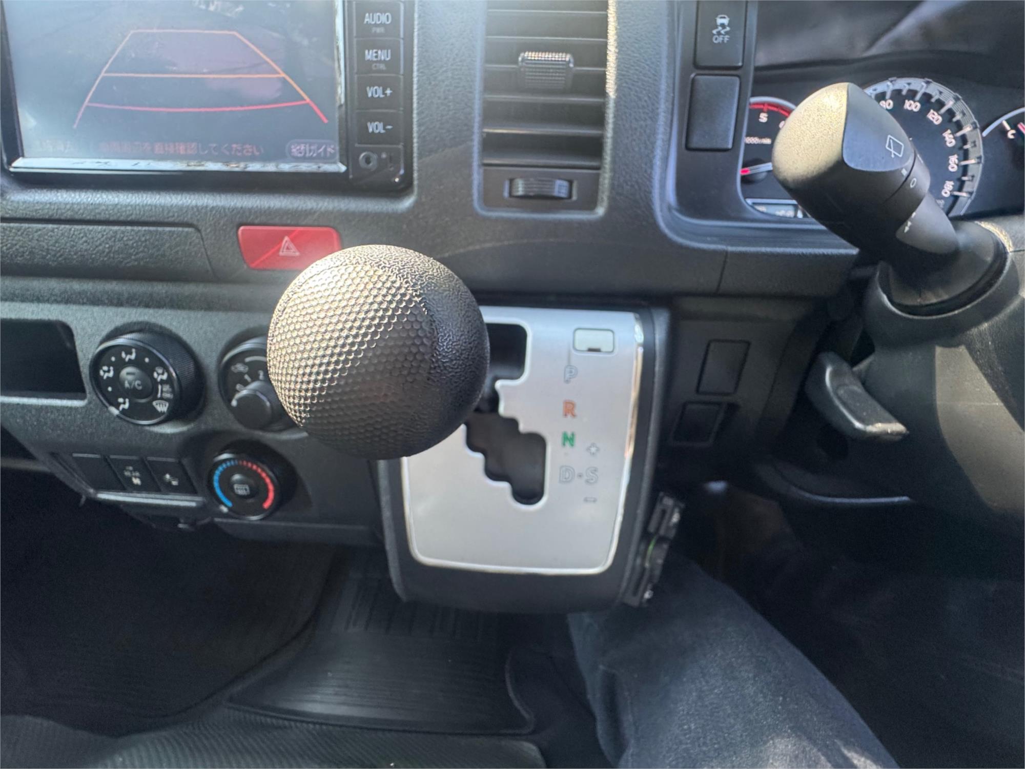 2018 TOYOTA HIACE AUTOMATIC VAN