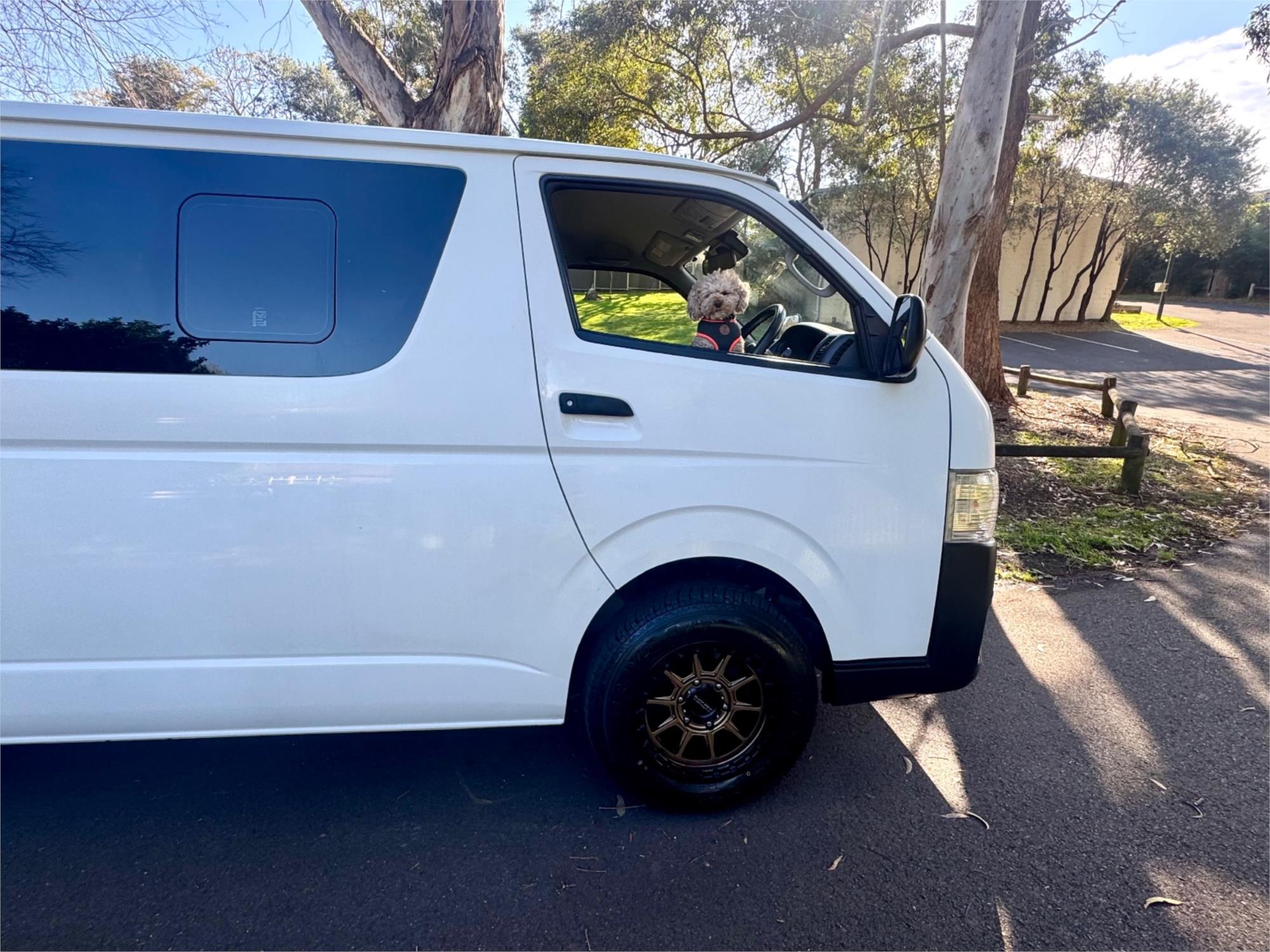 2018 TOYOTA HIACE AUTOMATIC VAN