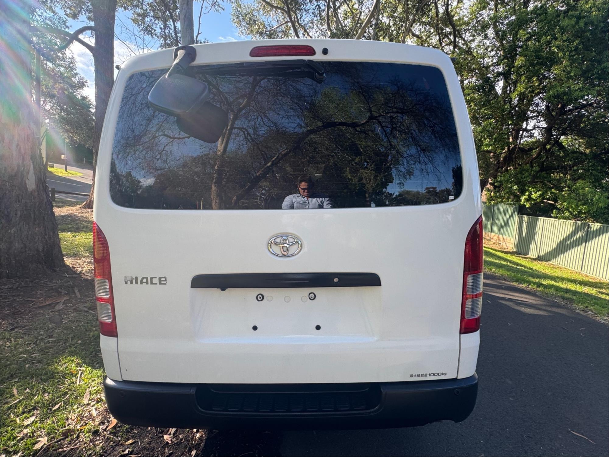 2018 TOYOTA HIACE AUTOMATIC VAN