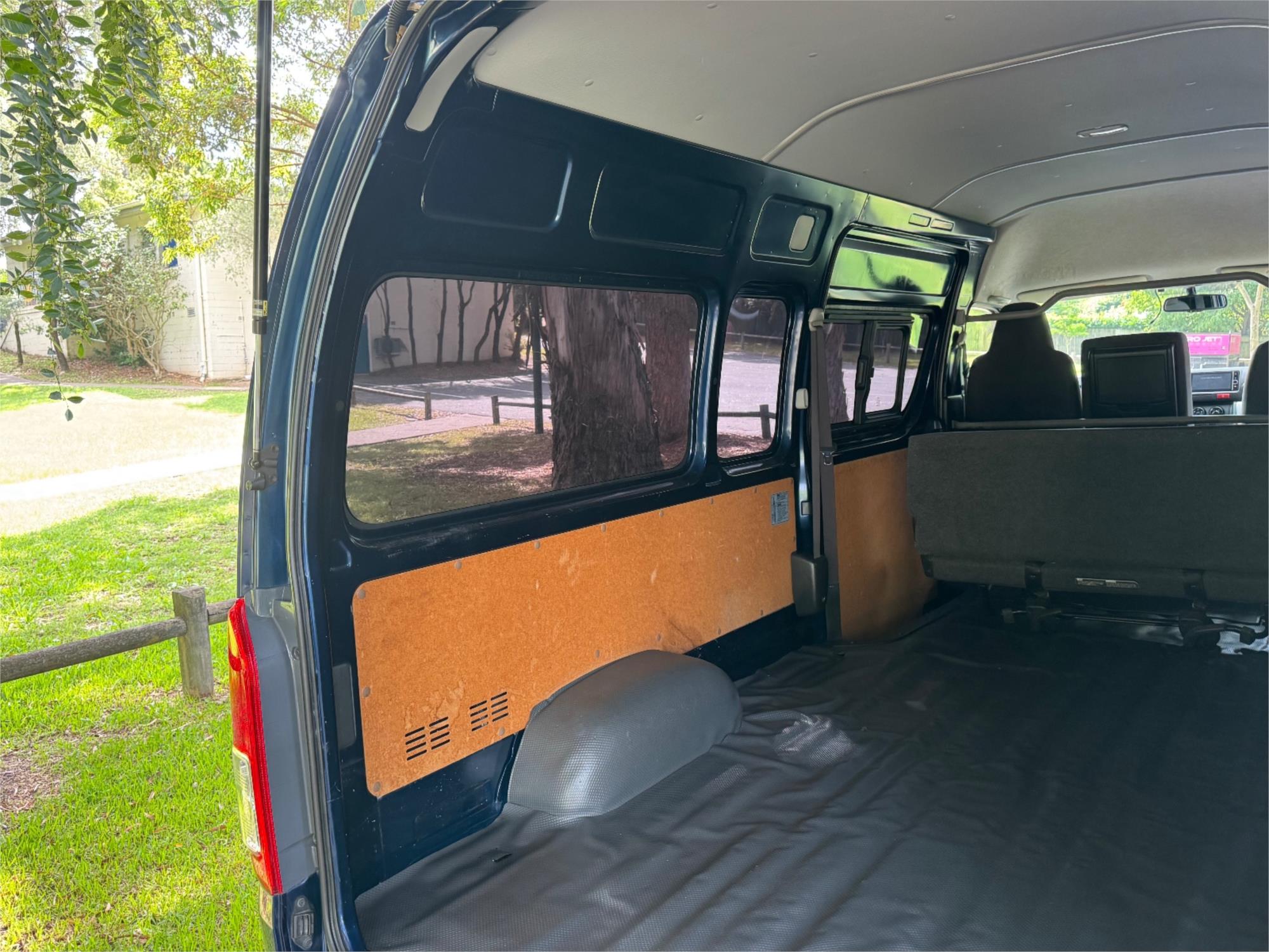 2014 TOYOTA HIACE TRH226R UPGRADE 4WD SLWB AUTOMATIC VAN
