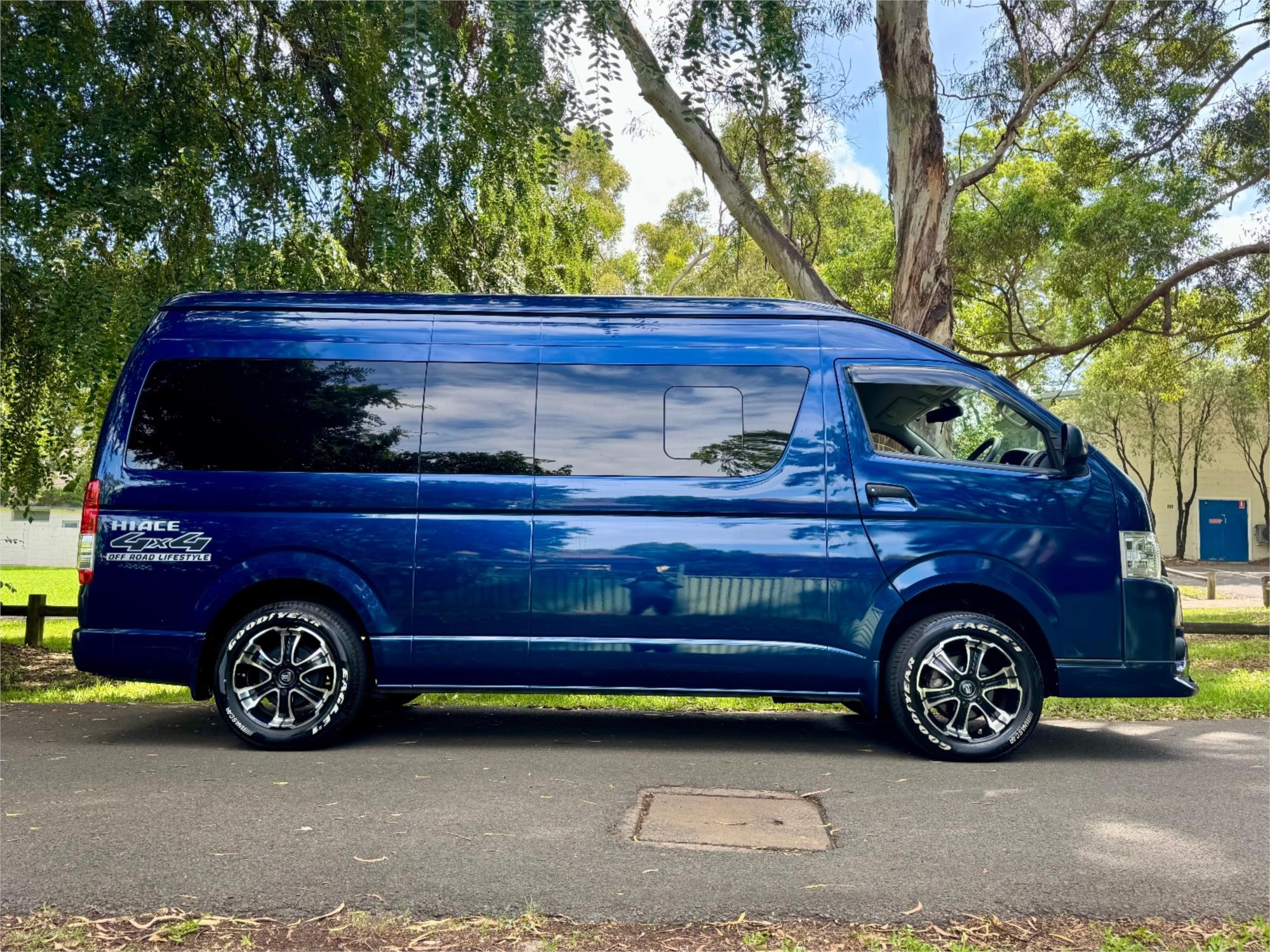 2014 TOYOTA HIACE KDR206R MY15 4WD AUTOMATIC WAGON