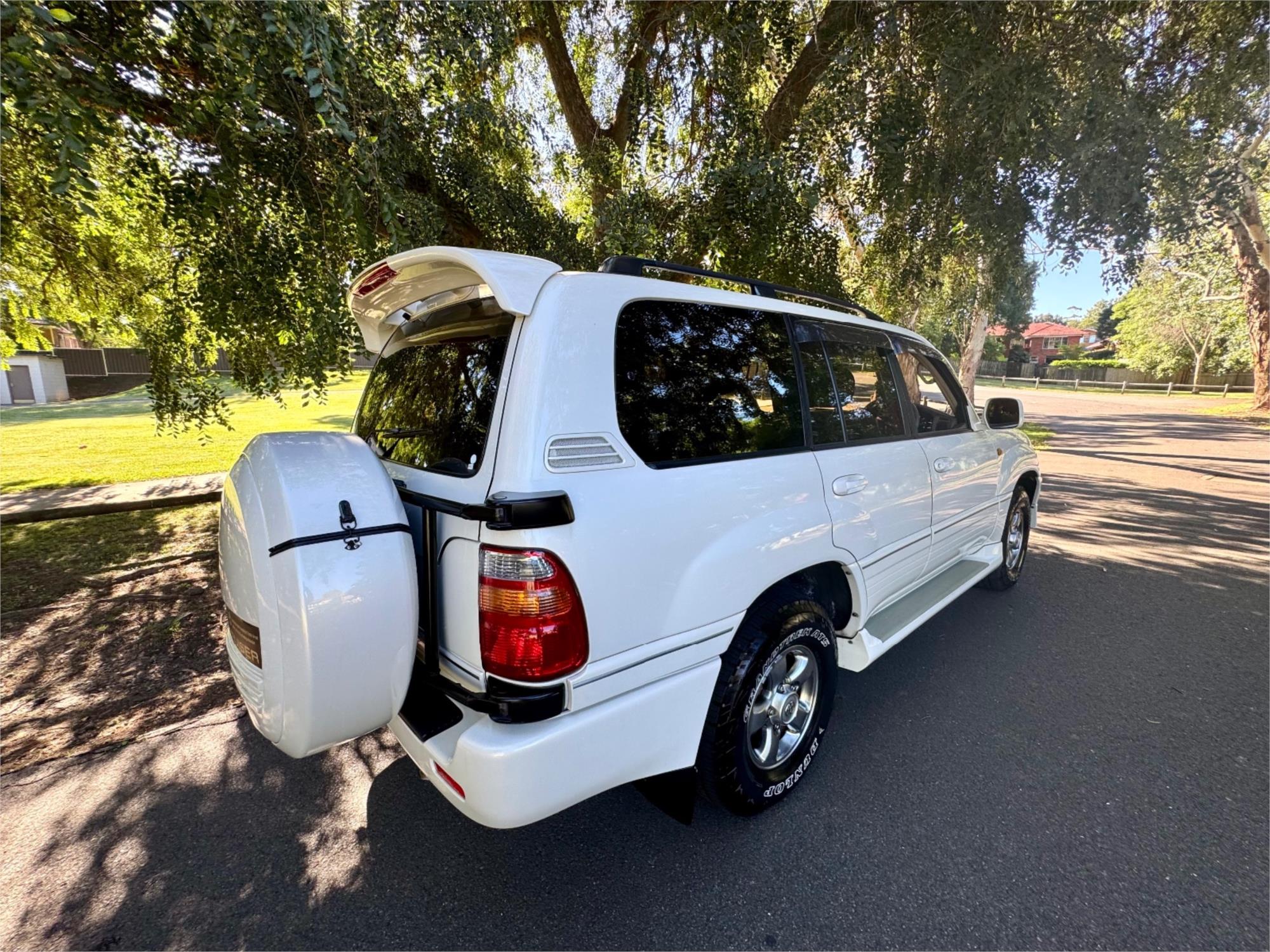 2000 TOYOTA LANDCRUISER UZJ100R GX 4X4 4 SP AUTOMATIC WAGON