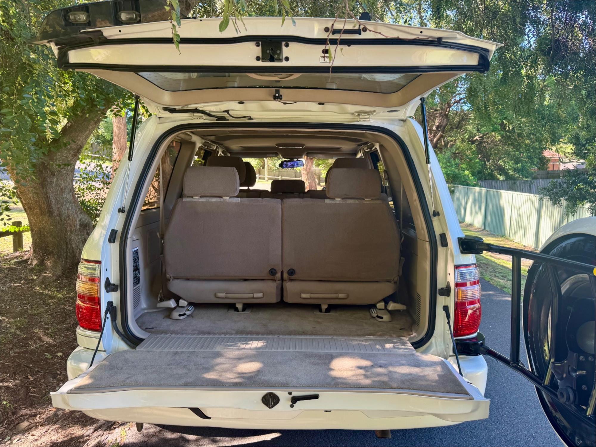 2000 TOYOTA LANDCRUISER UZJ100R GX 4X4 4 SP AUTOMATIC WAGON