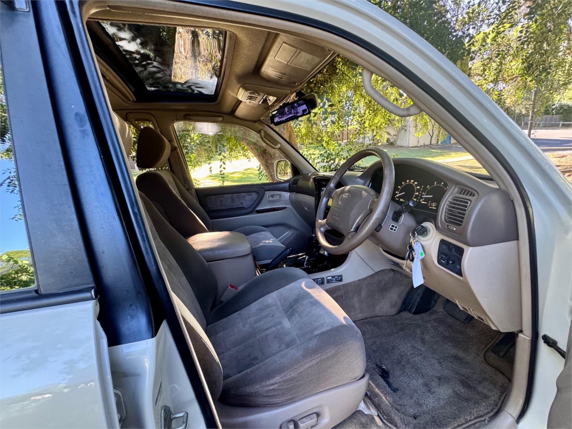 2000 TOYOTA LANDCRUISER UZJ100R GX 4X4 4 SP AUTOMATIC WAGON