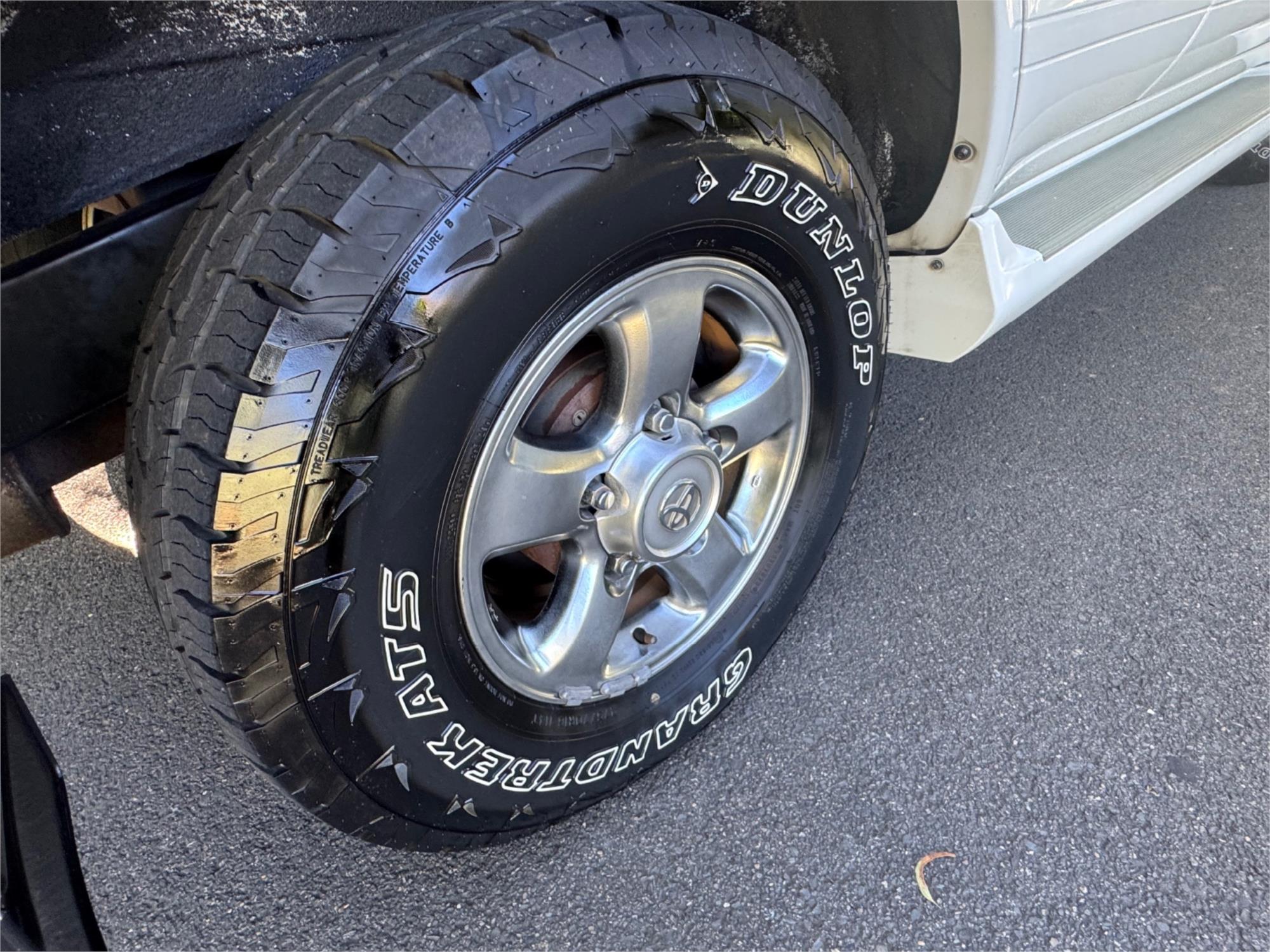 2000 TOYOTA LANDCRUISER UZJ100R GX 4X4 4 SP AUTOMATIC WAGON