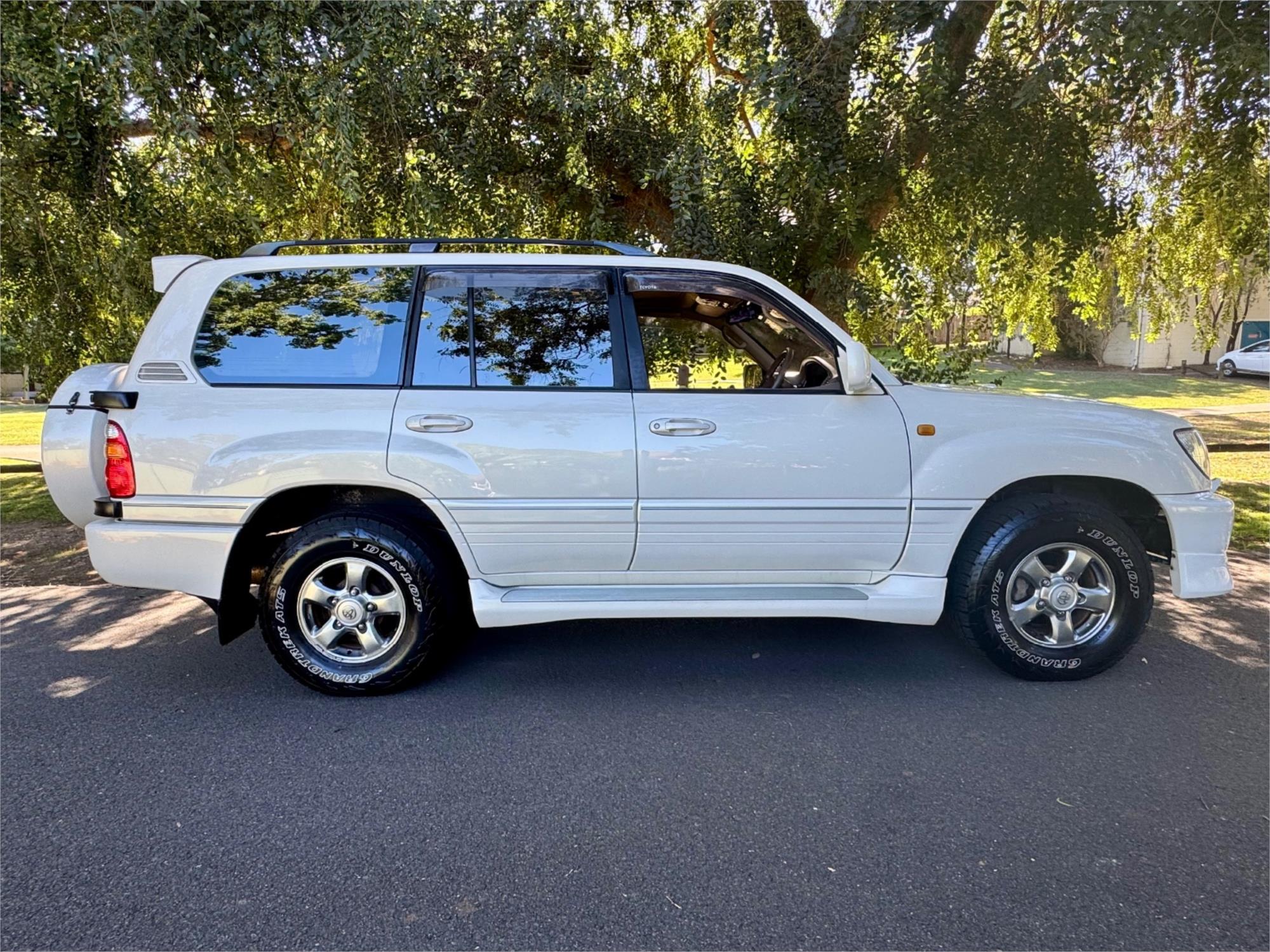 2000 TOYOTA LANDCRUISER UZJ100R GX 4X4 4 SP AUTOMATIC WAGON