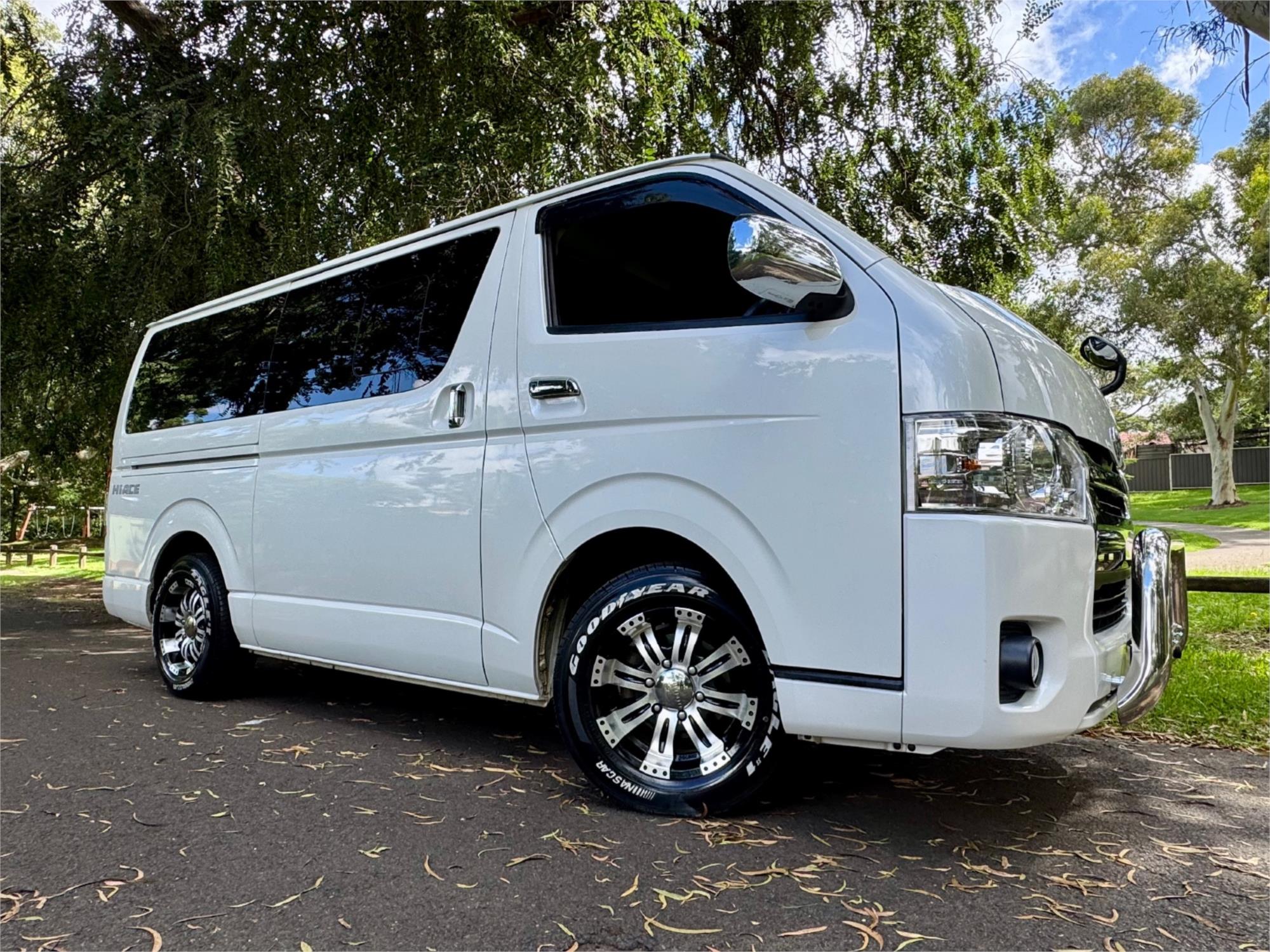 2015 TOYOTA HIACE TRH200 6 SP AUTOMATIC VAN