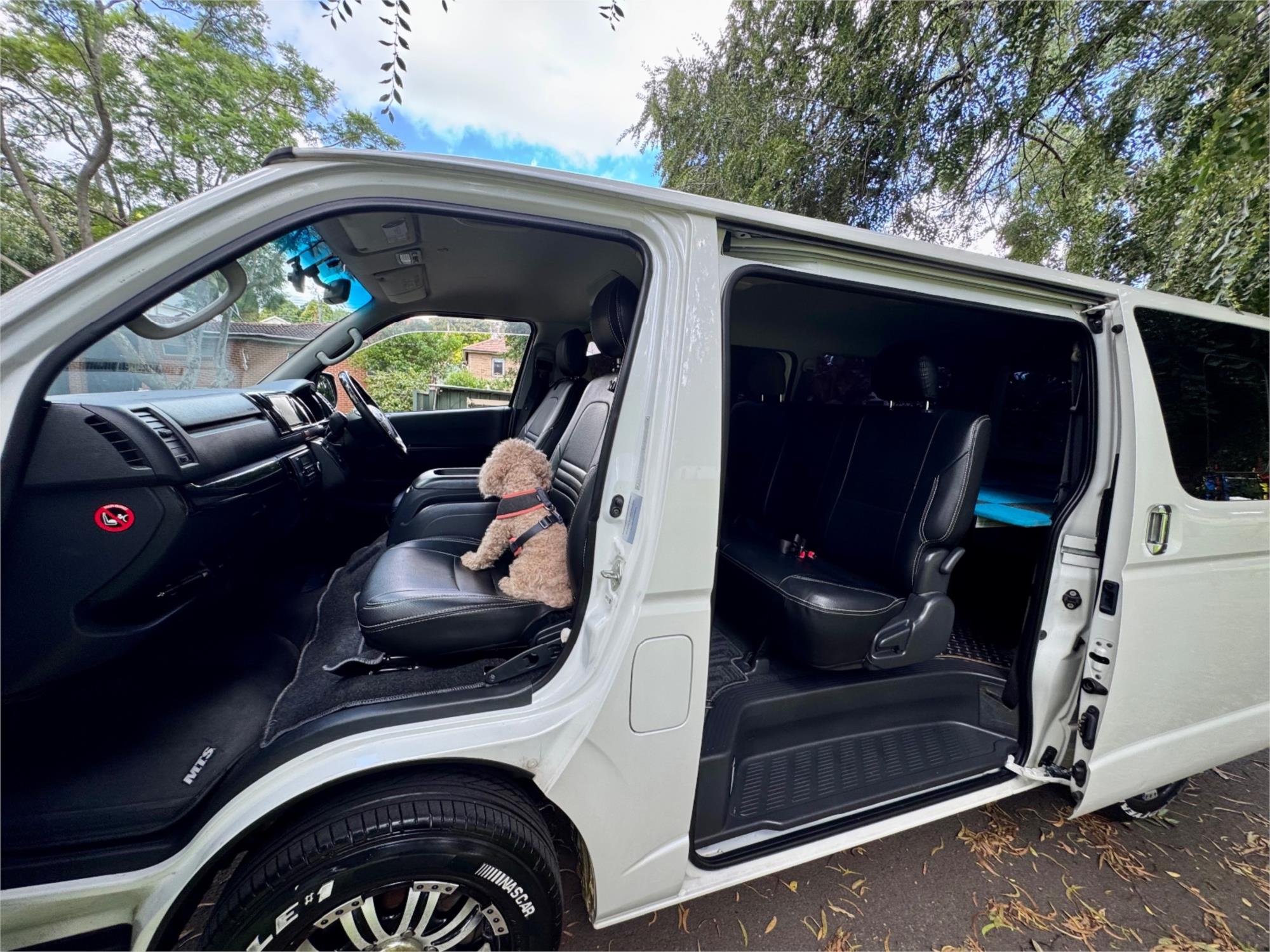 2015 TOYOTA HIACE TRH200 6 SP AUTOMATIC VAN