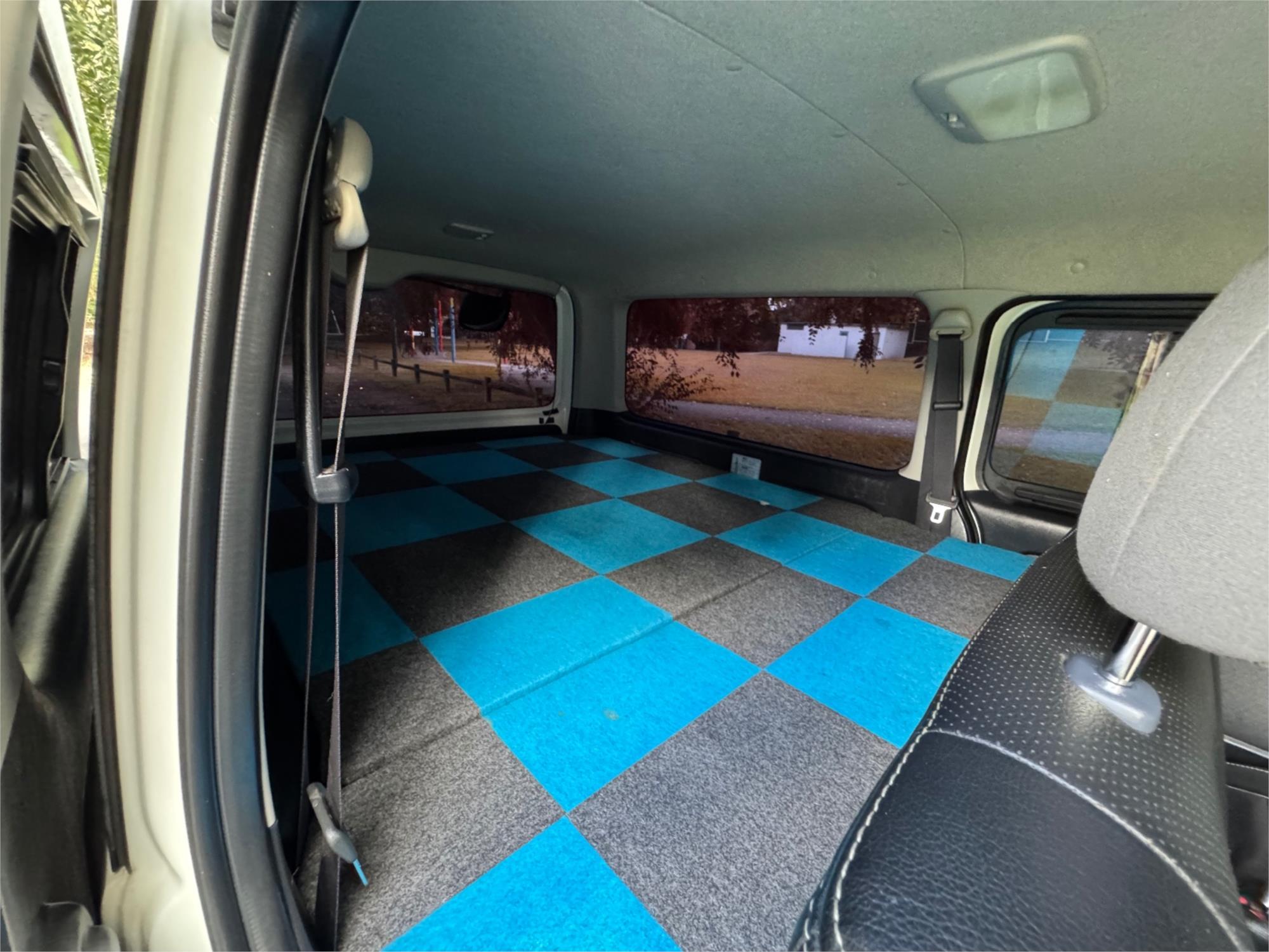 2015 TOYOTA HIACE TRH200 6 SP AUTOMATIC VAN