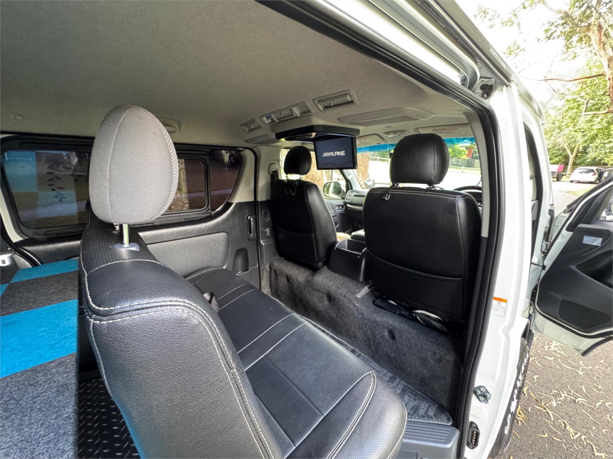 2015 TOYOTA HIACE TRH200 6 SP AUTOMATIC VAN