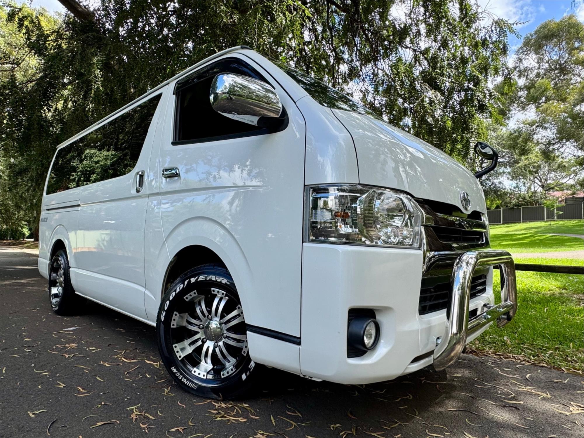 2015 TOYOTA HIACE TRH200 6 SP AUTOMATIC VAN