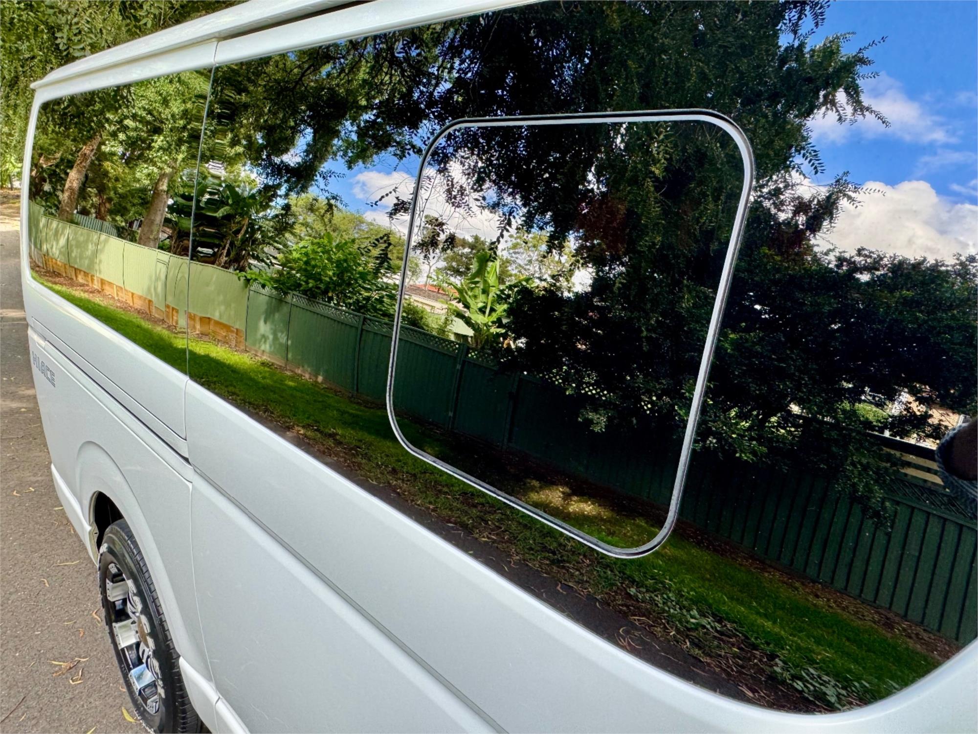 2015 TOYOTA HIACE TRH200 6 SP AUTOMATIC VAN
