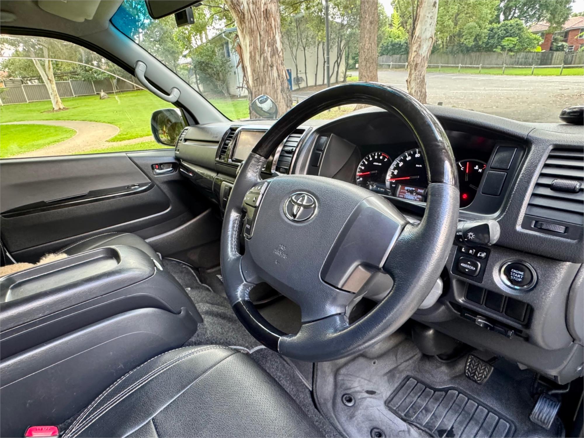 2015 TOYOTA HIACE TRH200 6 SP AUTOMATIC VAN