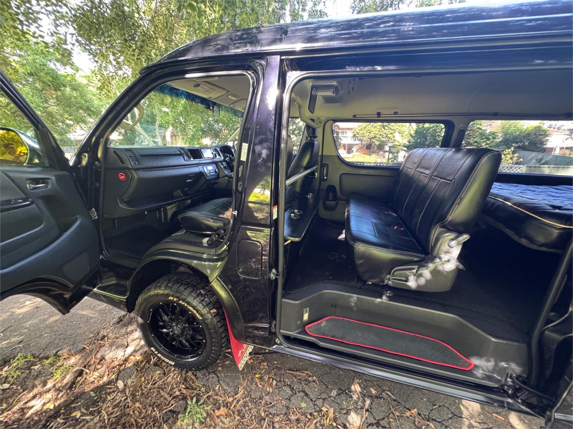 2017 TOYOTA HIACE 4WD LWB AUTOMATIC VAN