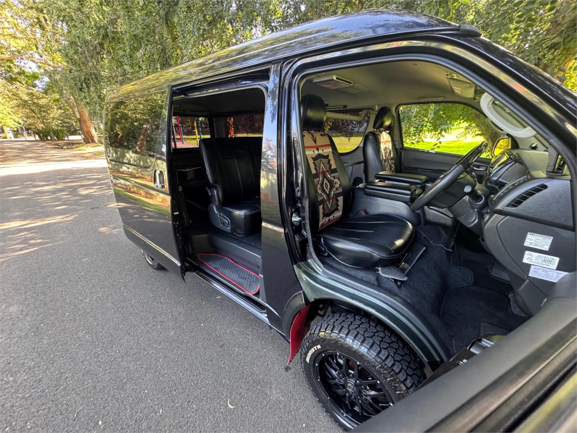 2017 TOYOTA HIACE 4WD LWB AUTOMATIC VAN