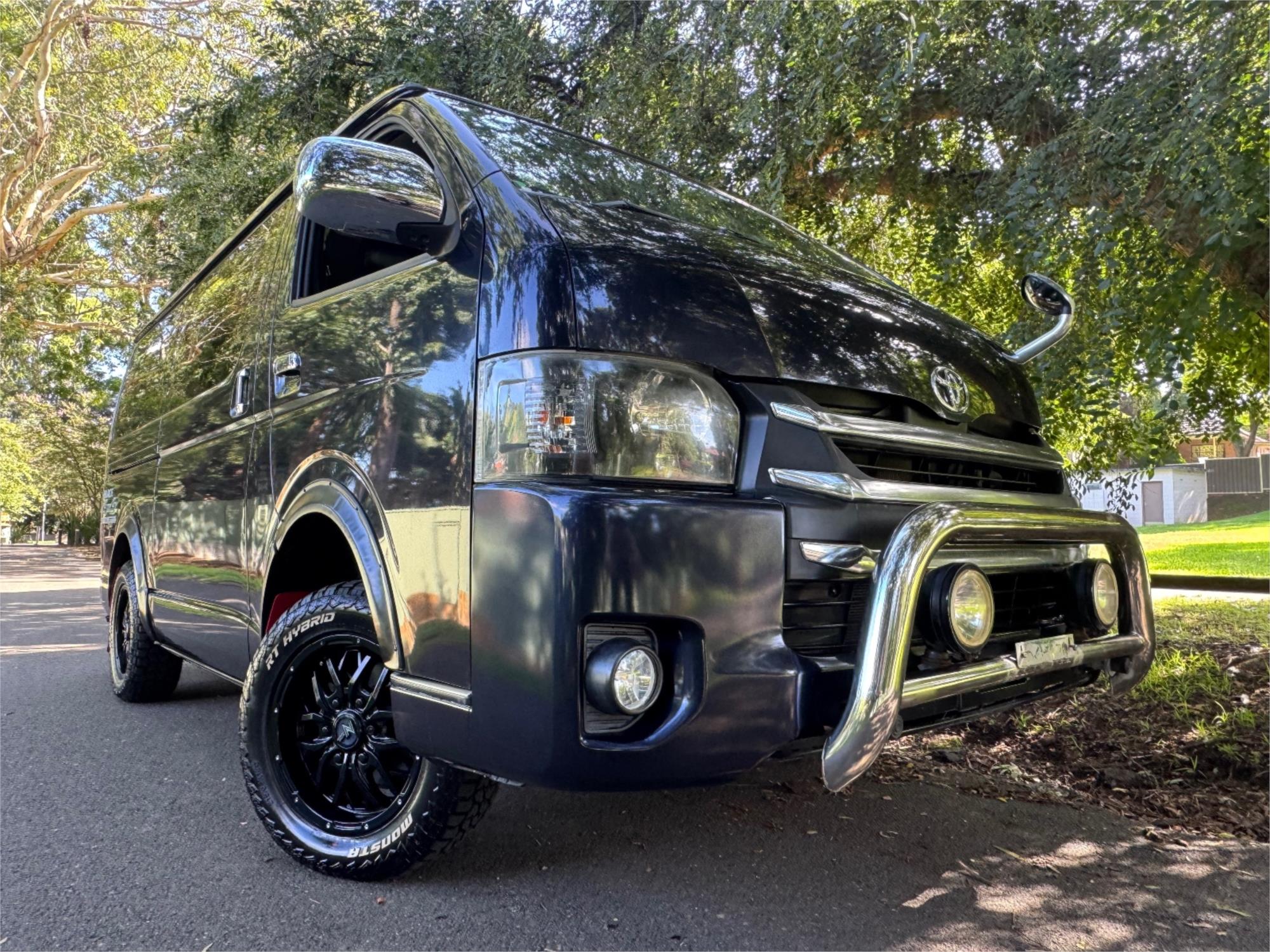 2017 TOYOTA HIACE 4WD LWB AUTOMATIC VAN