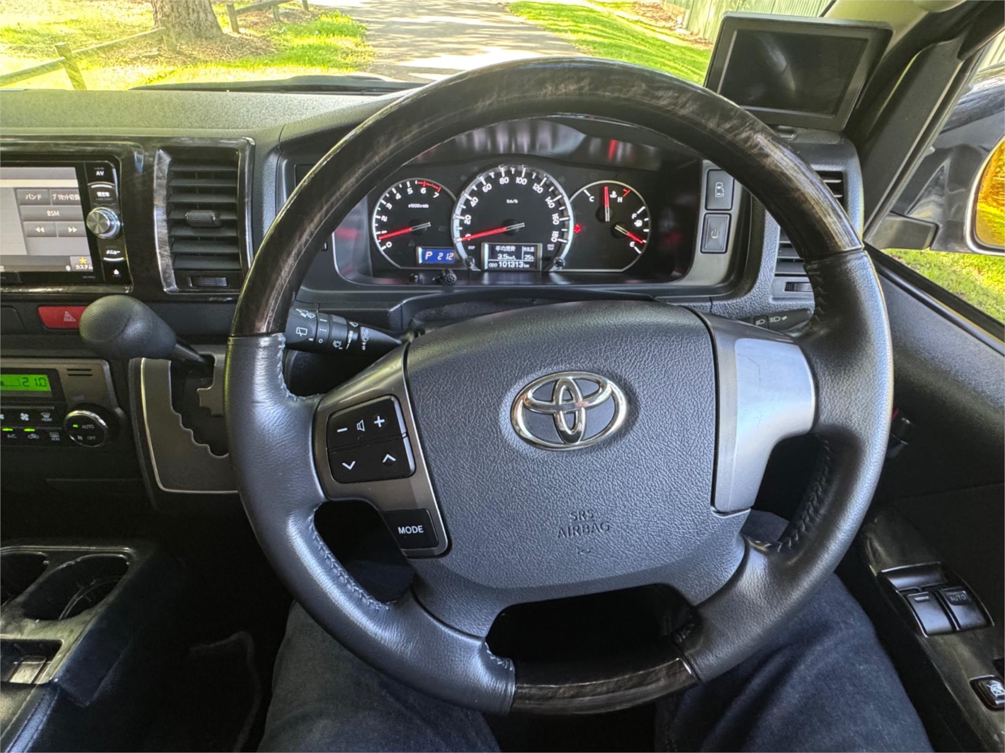 2017 TOYOTA HIACE 4WD LWB AUTOMATIC VAN