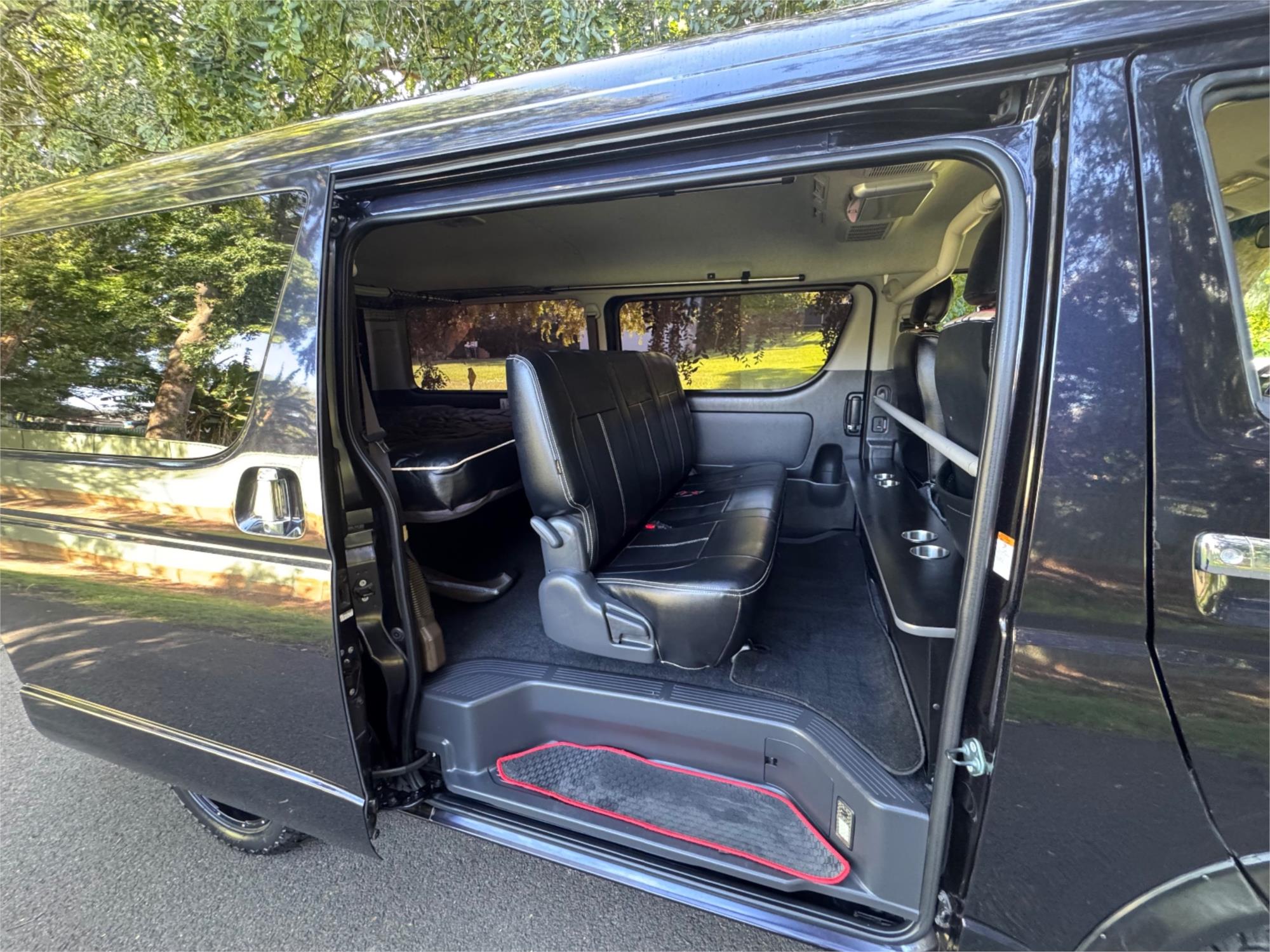 2017 TOYOTA HIACE 4WD LWB AUTOMATIC VAN