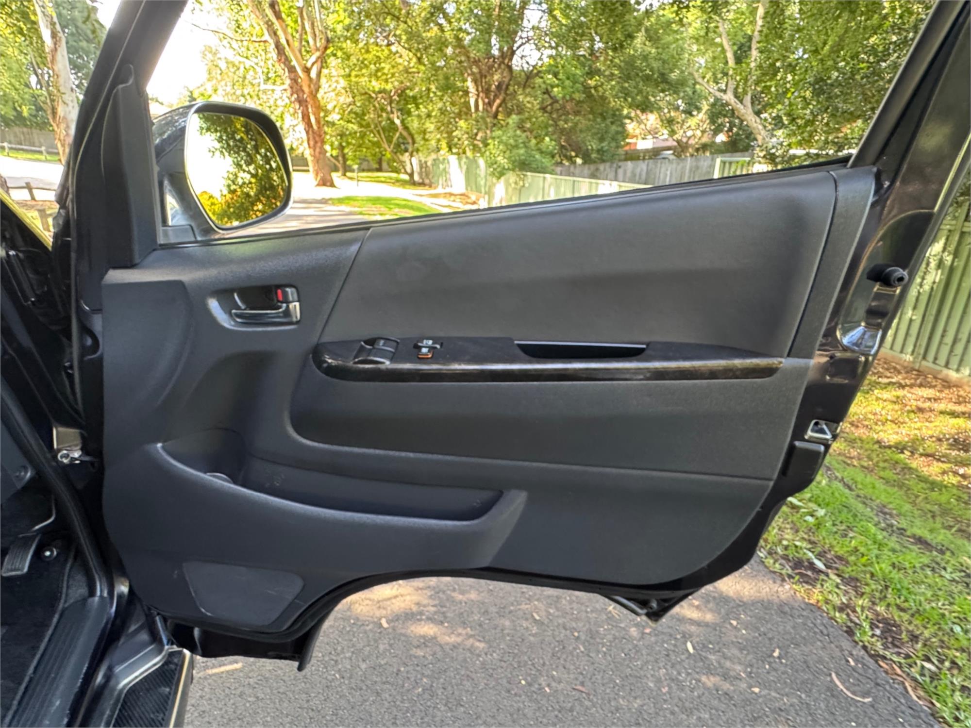 2017 TOYOTA HIACE 4WD LWB AUTOMATIC VAN