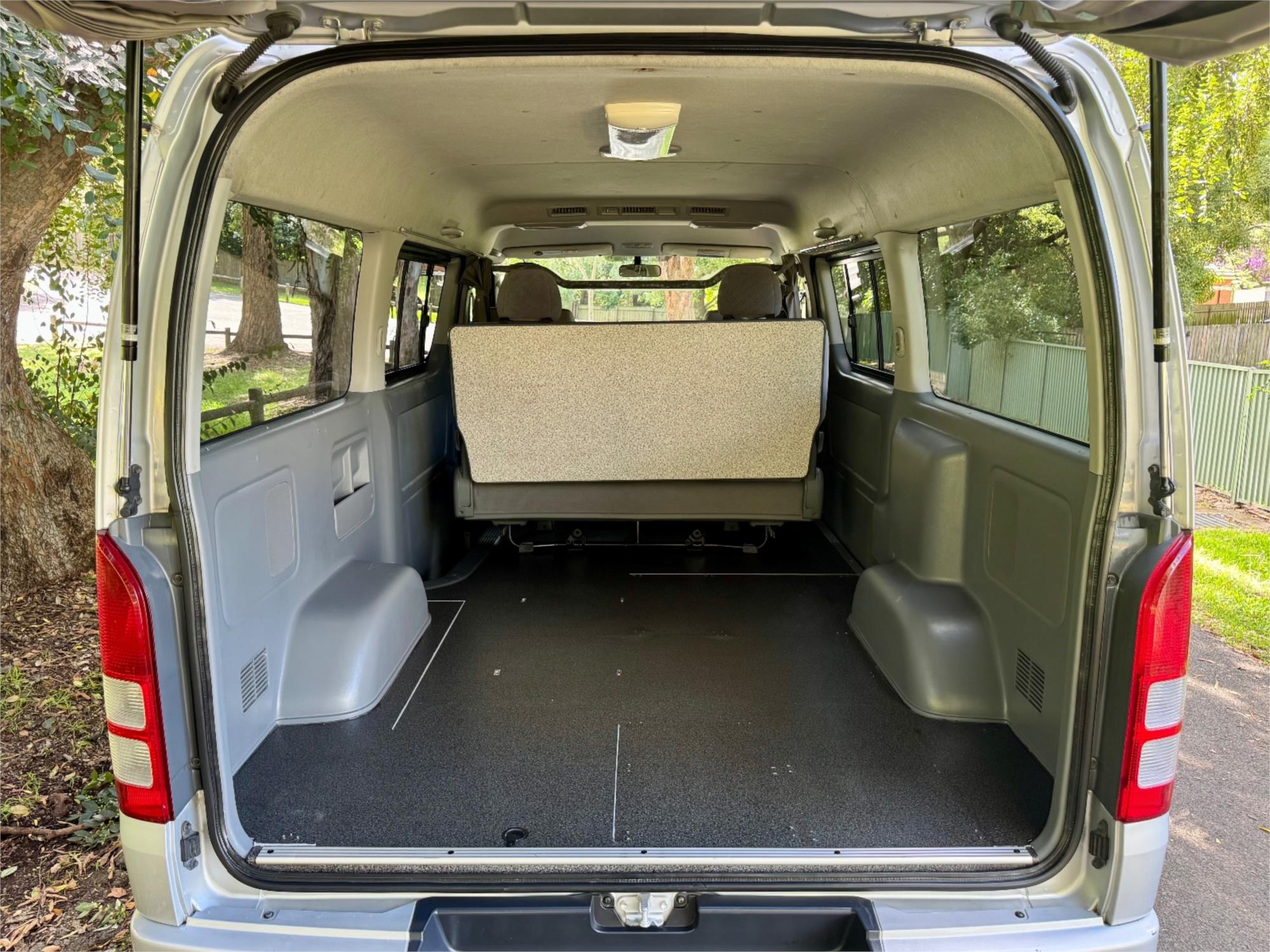 2007 TOYOTA HIACE TRH216R VAN