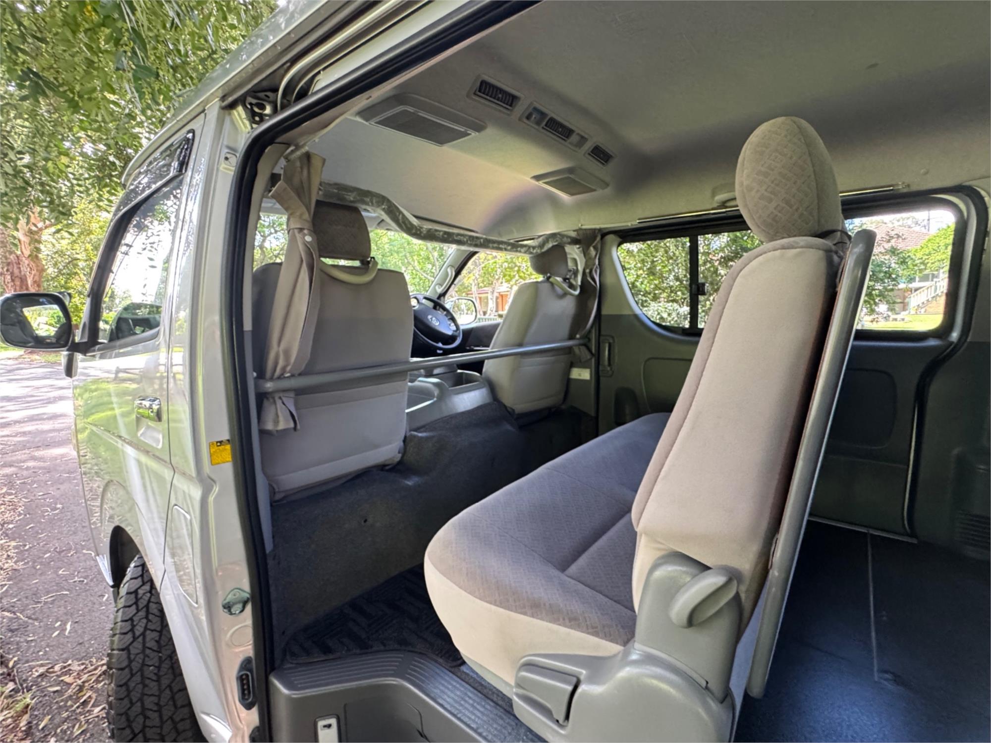 2007 TOYOTA HIACE TRH216R VAN