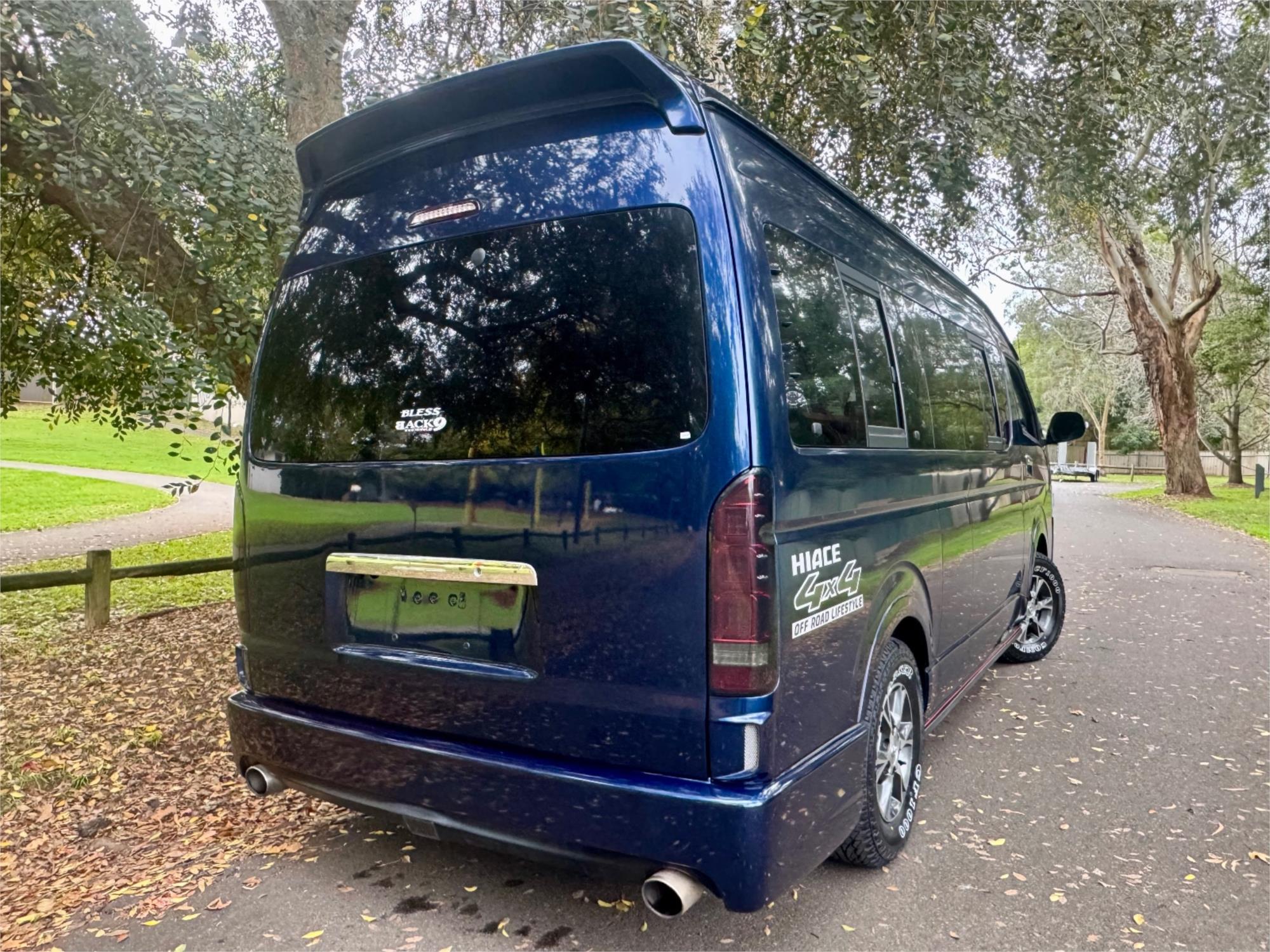 2005 TOYOTA HIACE TRH226R VAN