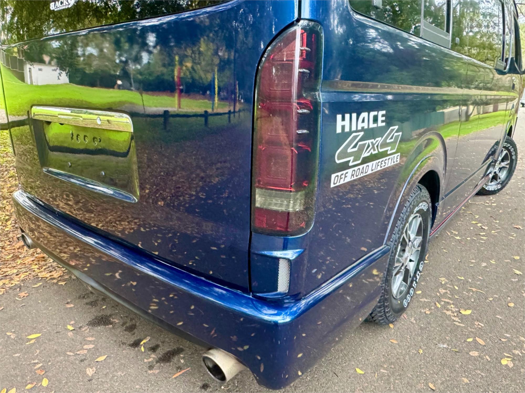 2005 TOYOTA HIACE TRH226R VAN