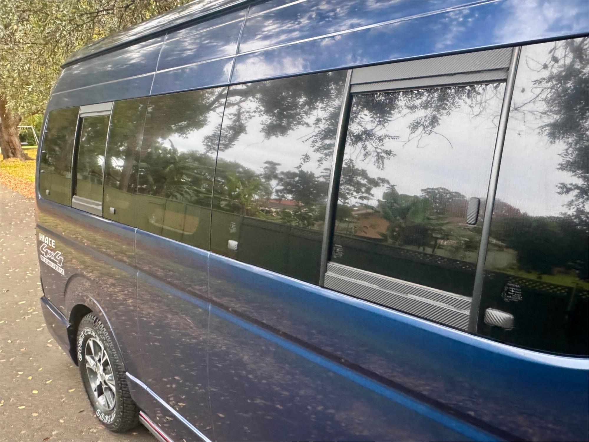 2005 TOYOTA HIACE TRH226R VAN