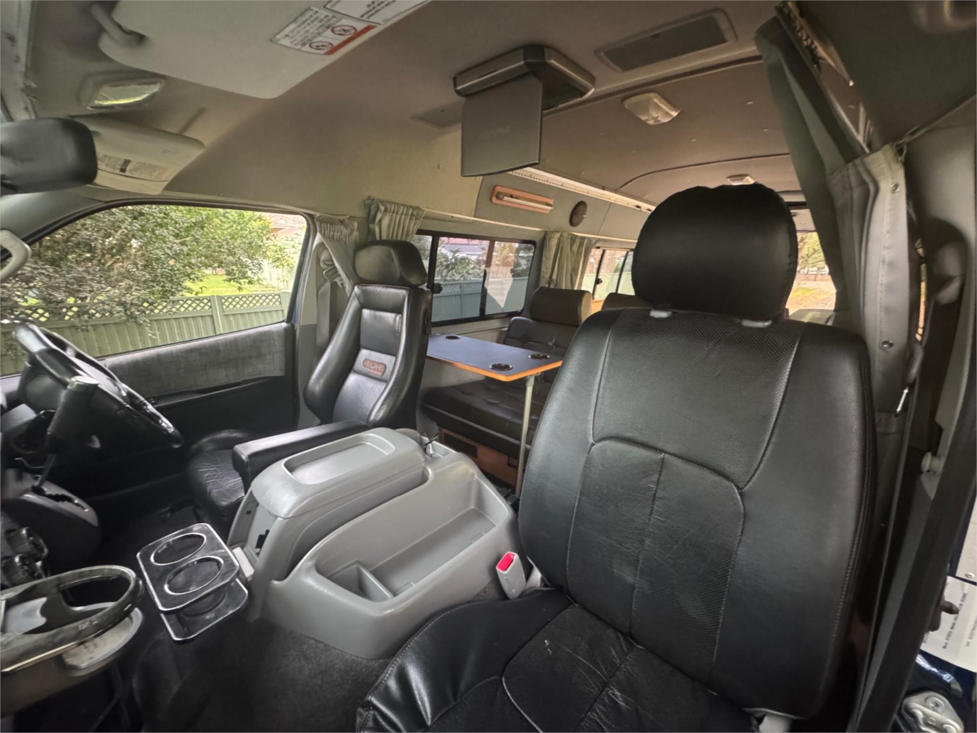 2005 TOYOTA HIACE TRH226R VAN