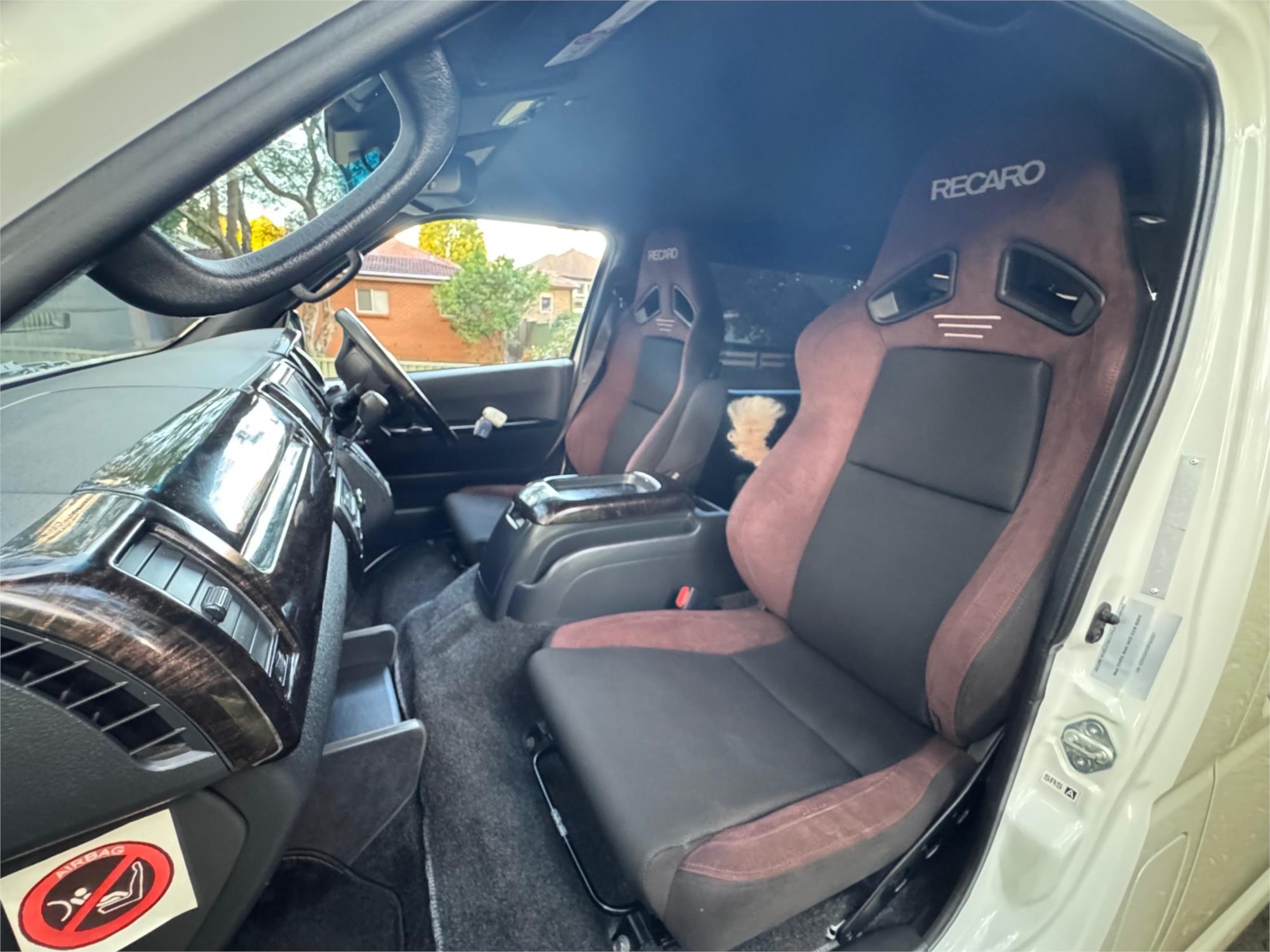 2019 TOYOTA HIACE GDH206R AUTOMATIC VAN