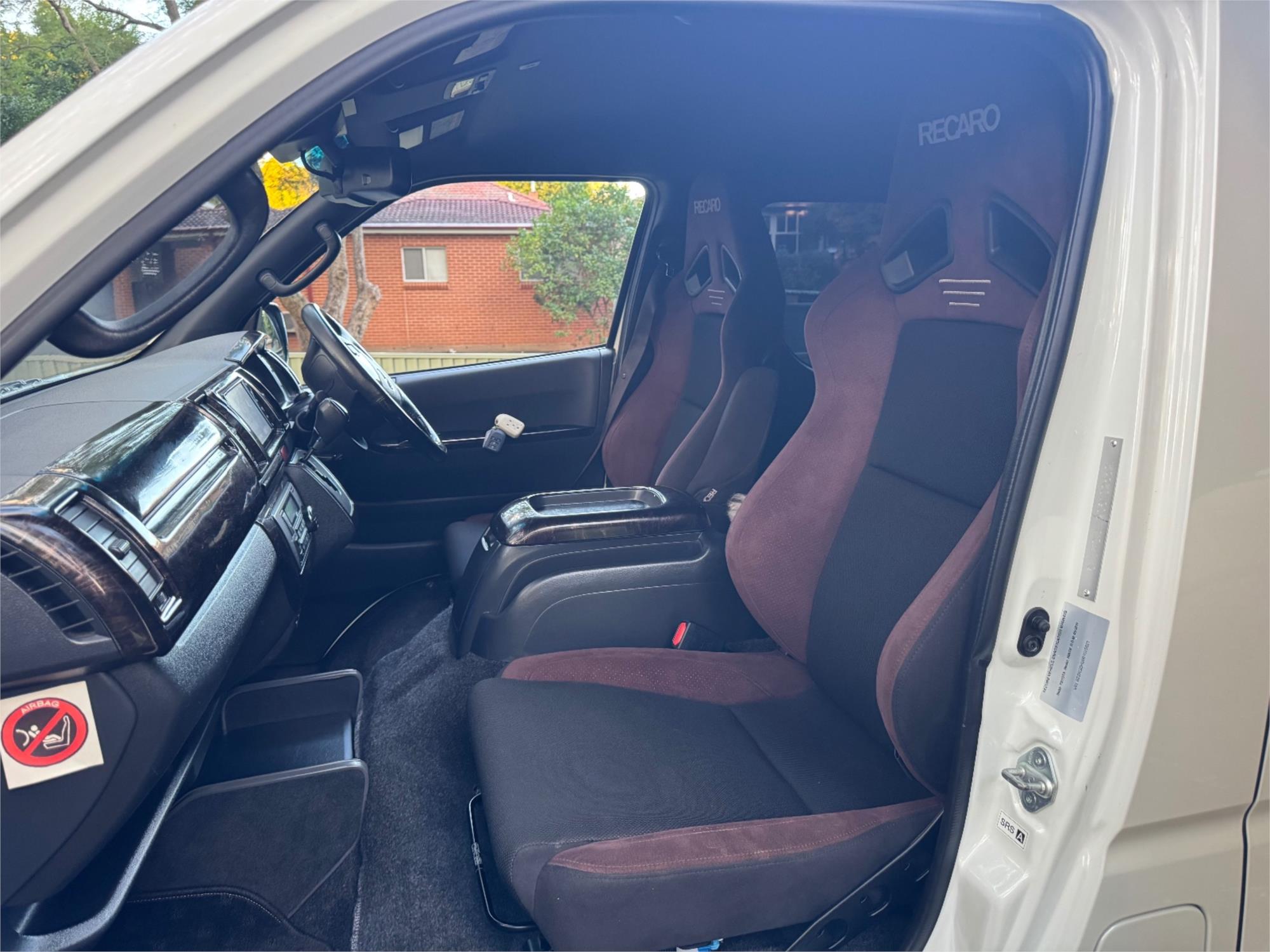 2019 TOYOTA HIACE GDH206R AUTOMATIC VAN