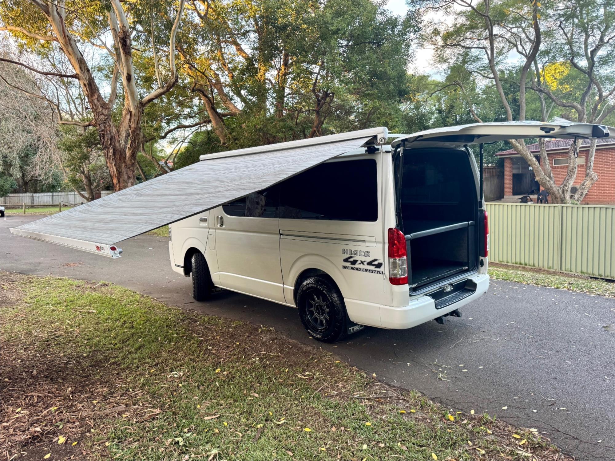 2019 TOYOTA HIACE GDH206R AUTOMATIC VAN