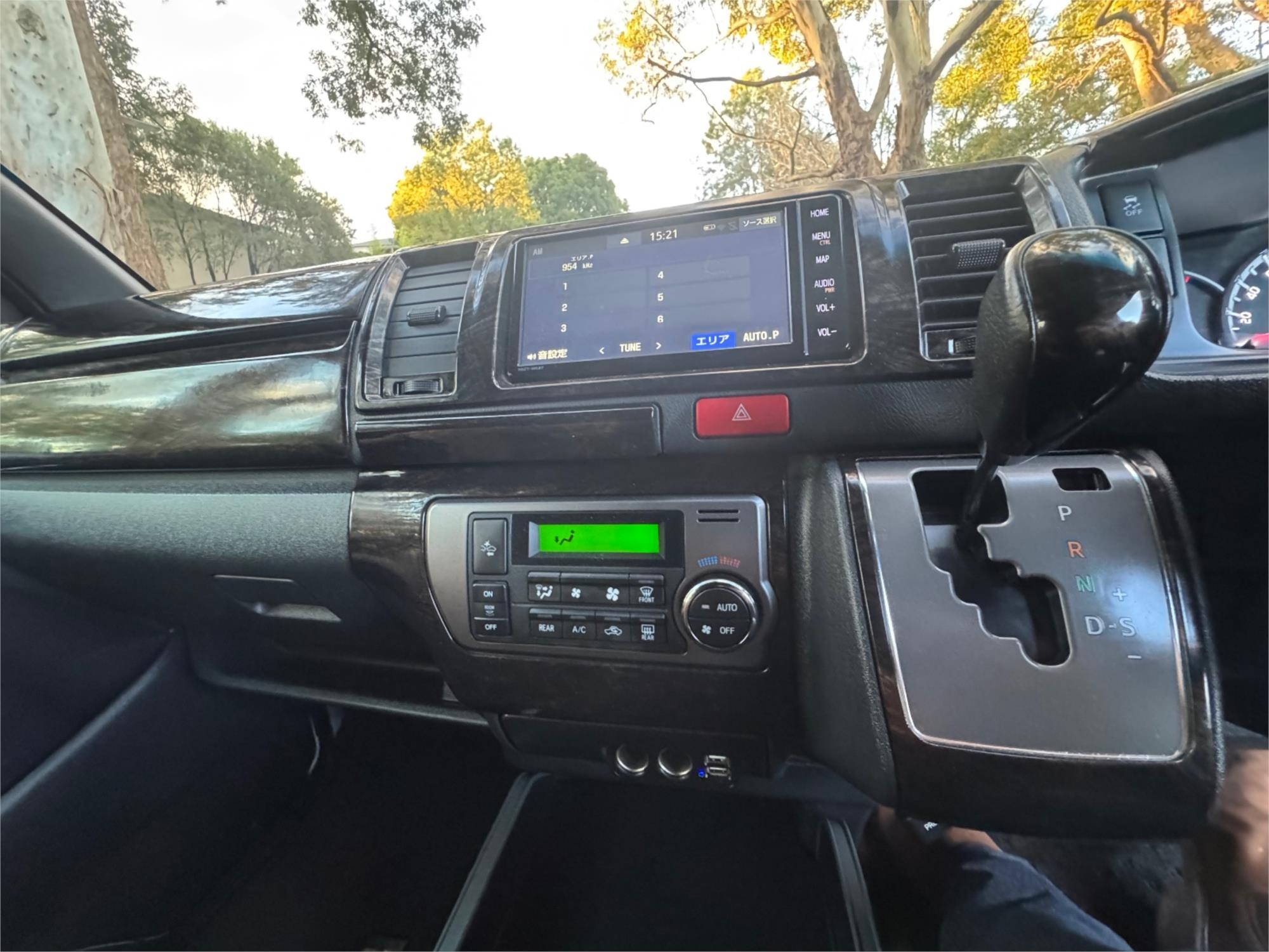 2019 TOYOTA HIACE GDH206R AUTOMATIC VAN