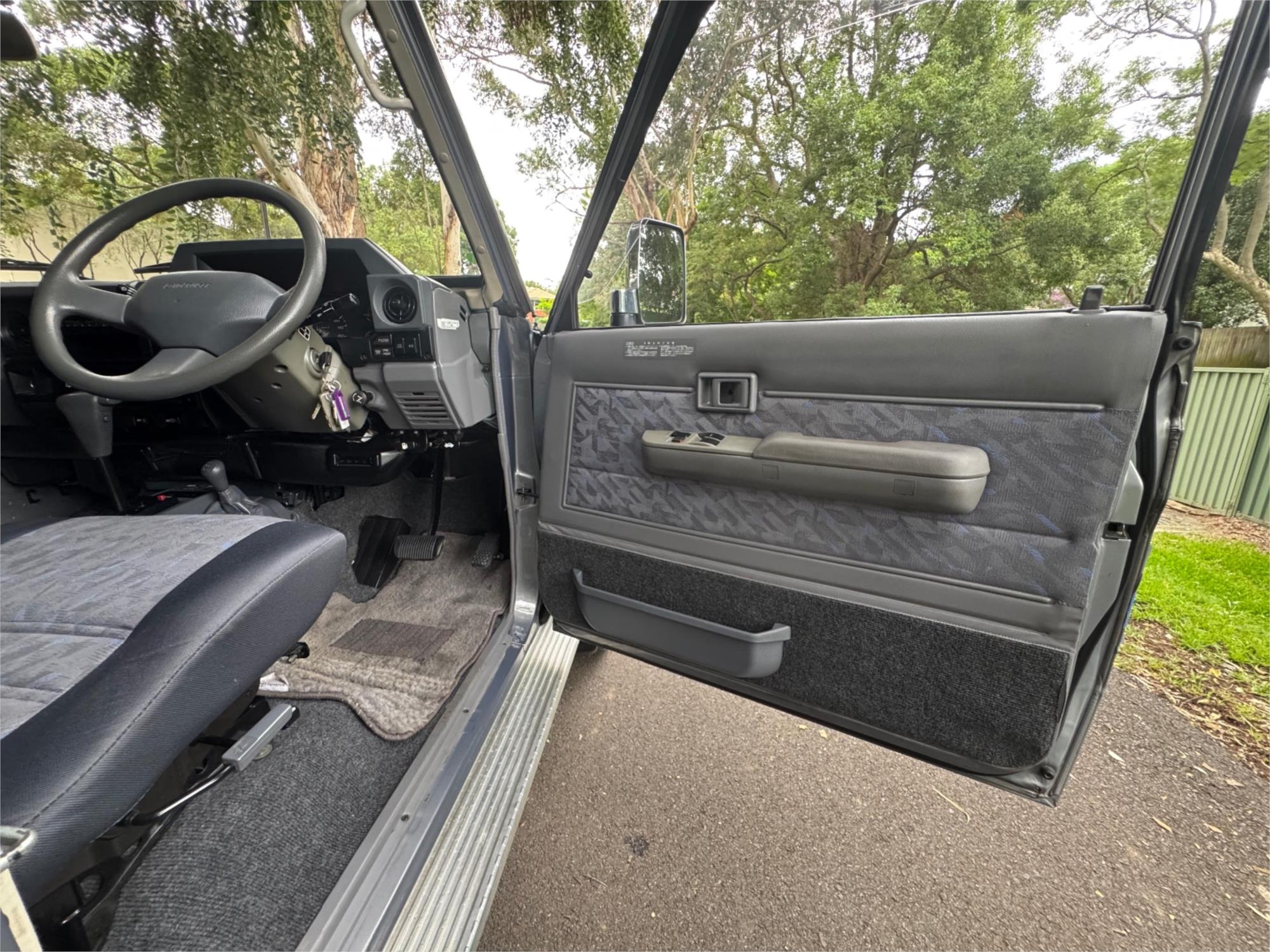 1999 TOYOTA LANDCRUISER ZX 4X4 4 SP AUTOMATIC WAGON