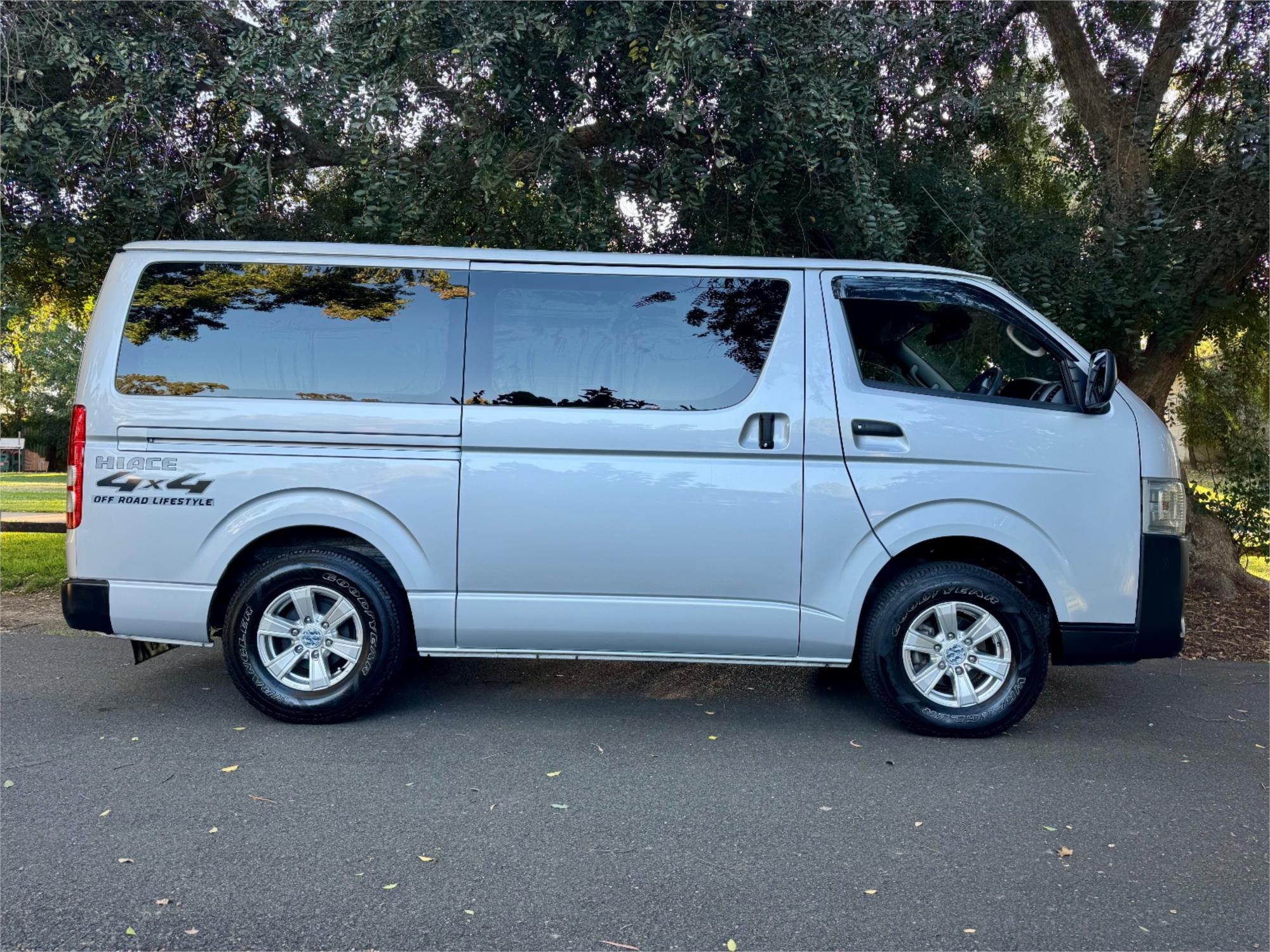 2019 TOYOTA HIACE GDH206R AUTOMATIC VAN