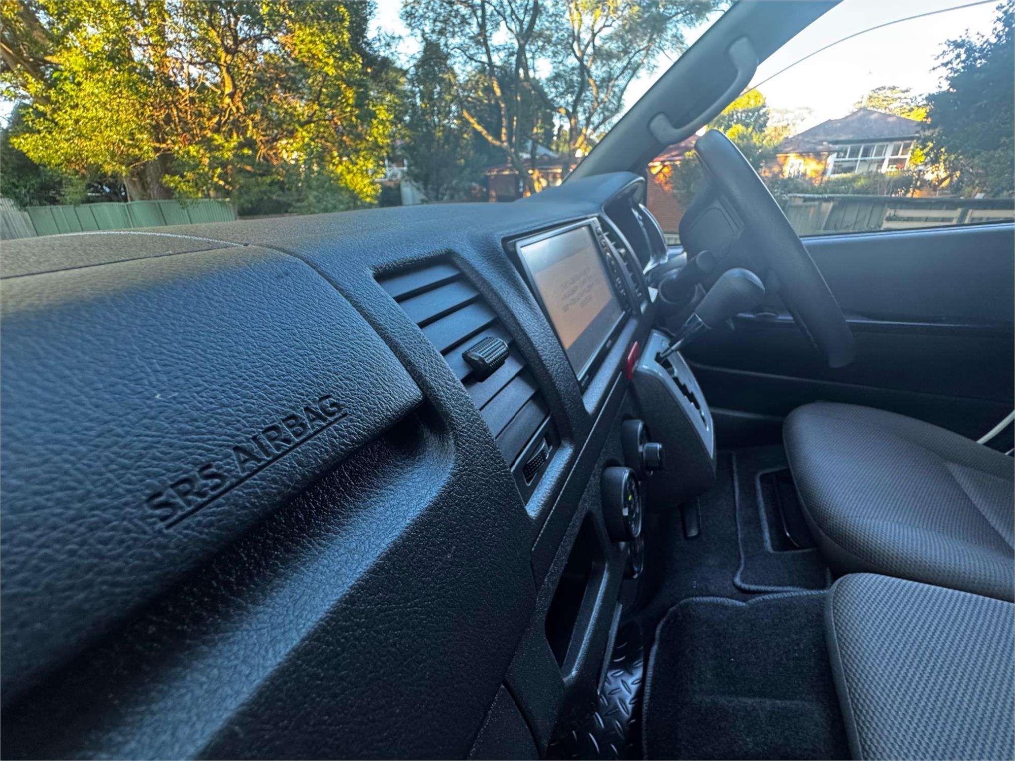 2015 TOYOTA HIACE KDH206 HIGH ROOF AUTOMATIC VAN