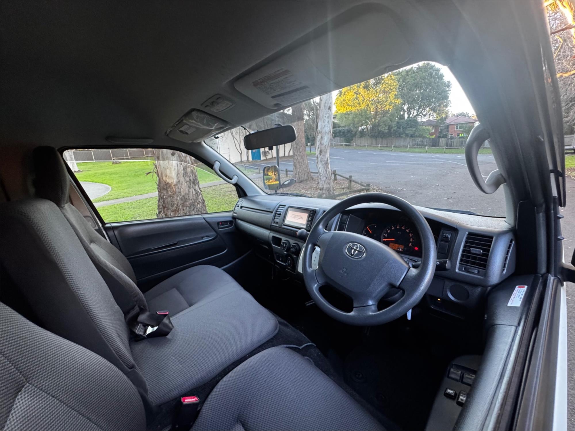 2015 TOYOTA HIACE KDH206 HIGH ROOF AUTOMATIC VAN