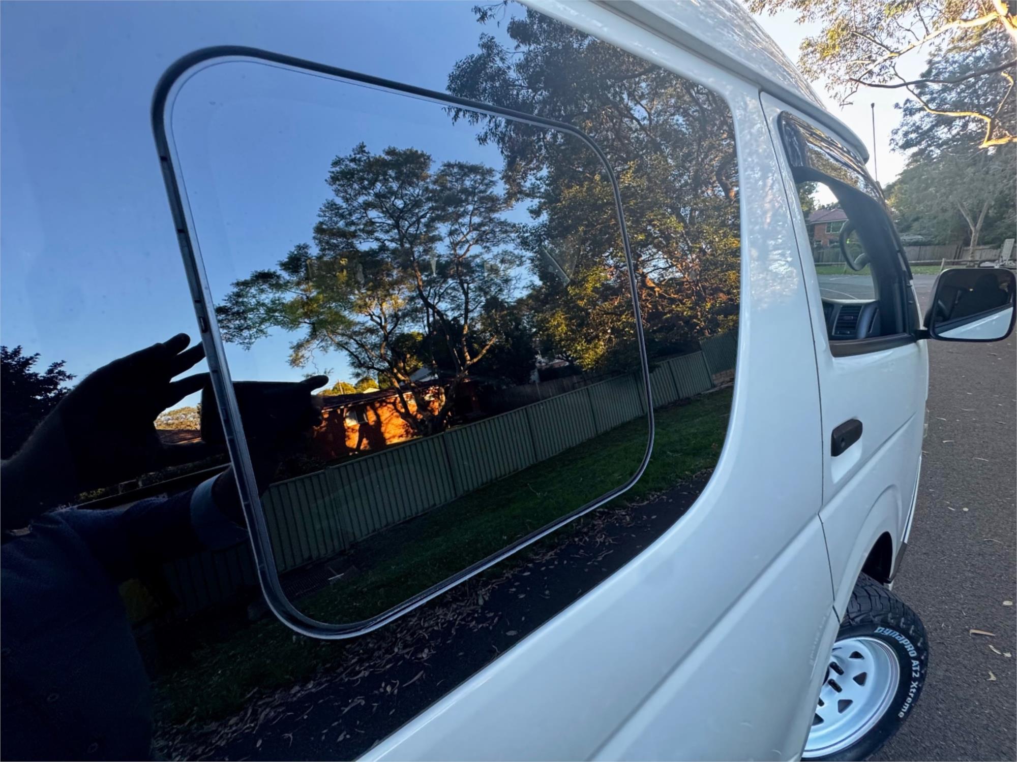 2015 TOYOTA HIACE KDH206 HIGH ROOF AUTOMATIC VAN
