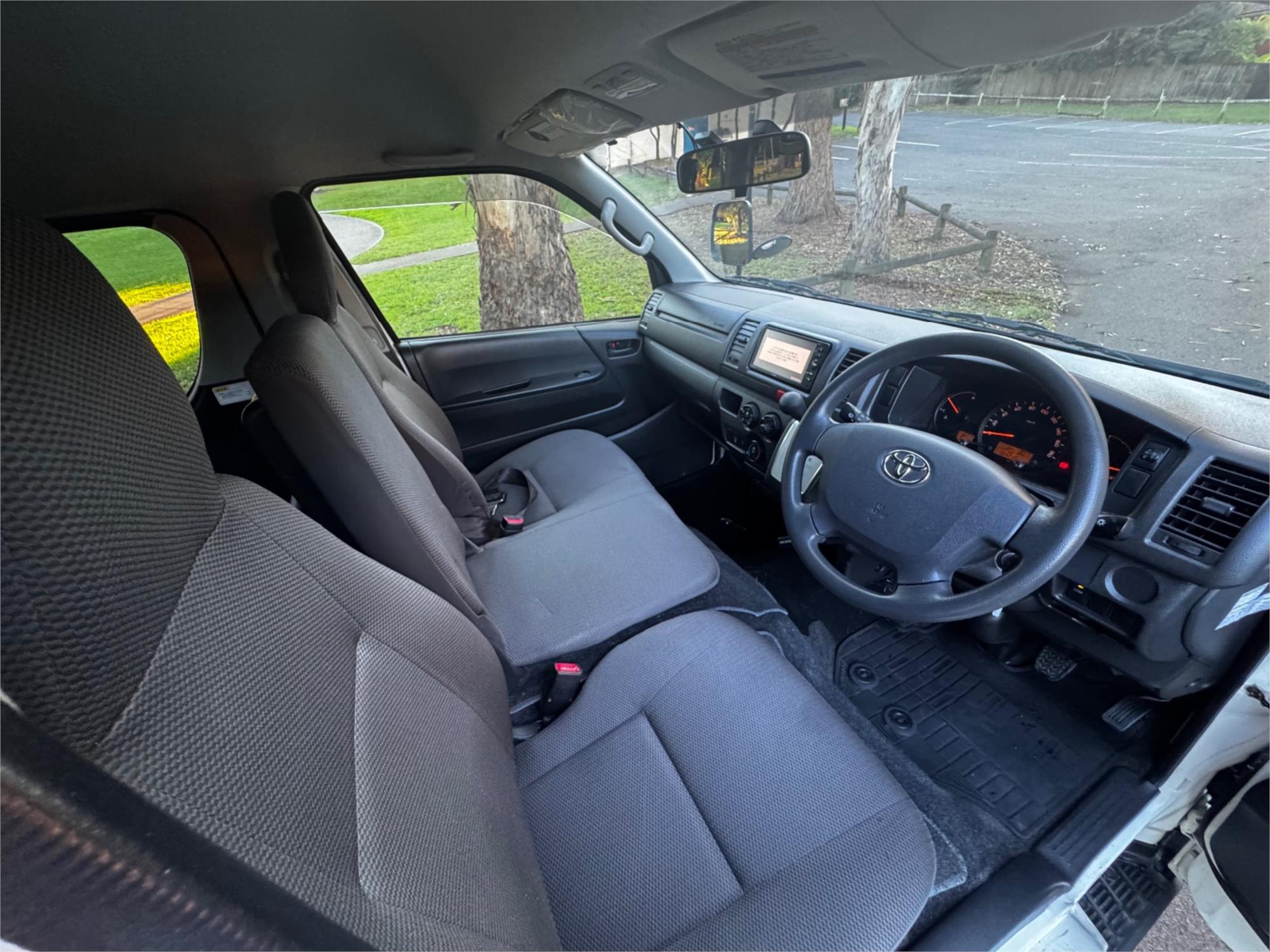 2015 TOYOTA HIACE KDH206 HIGH ROOF AUTOMATIC VAN